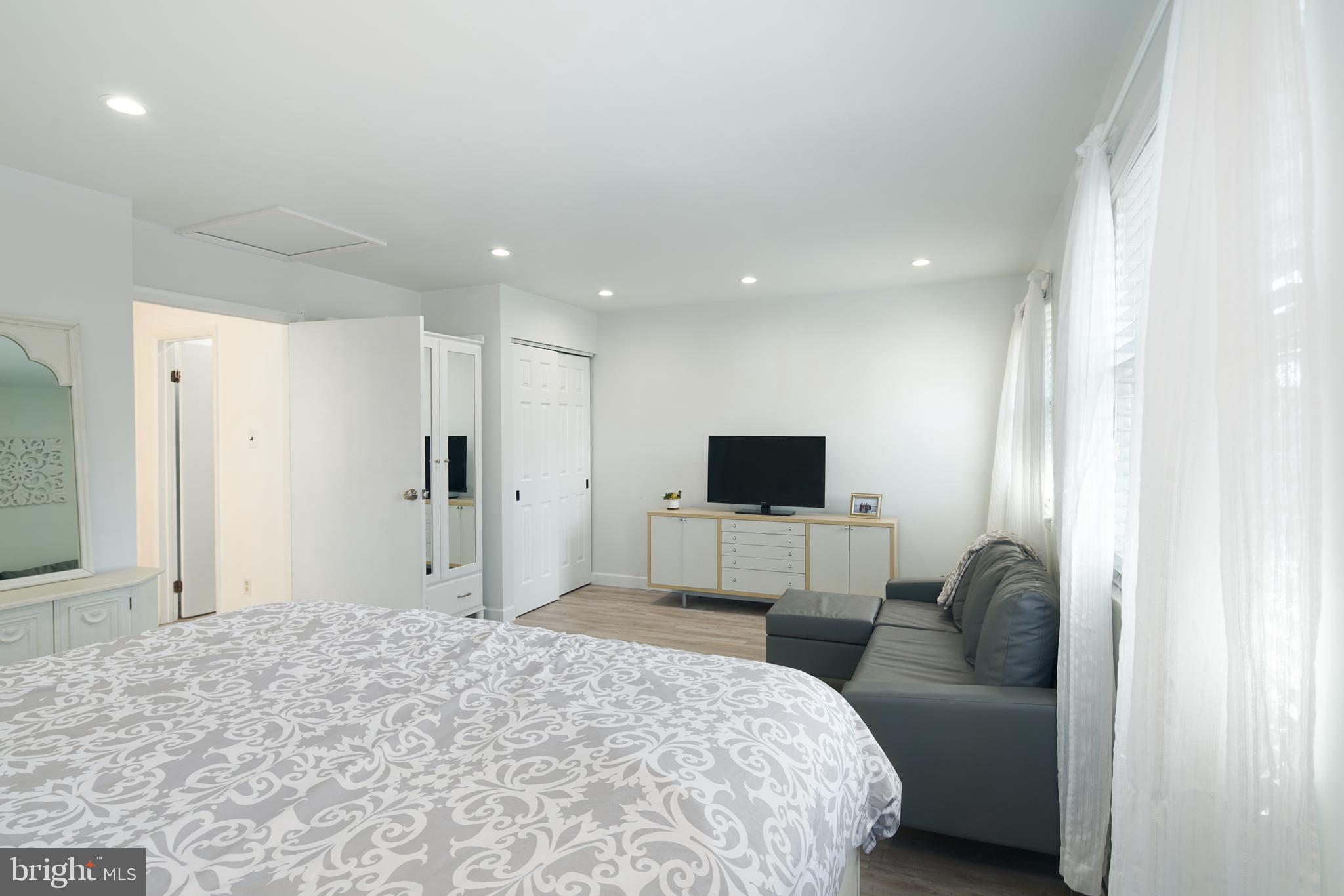 OLDE KENSINGTON - Residential