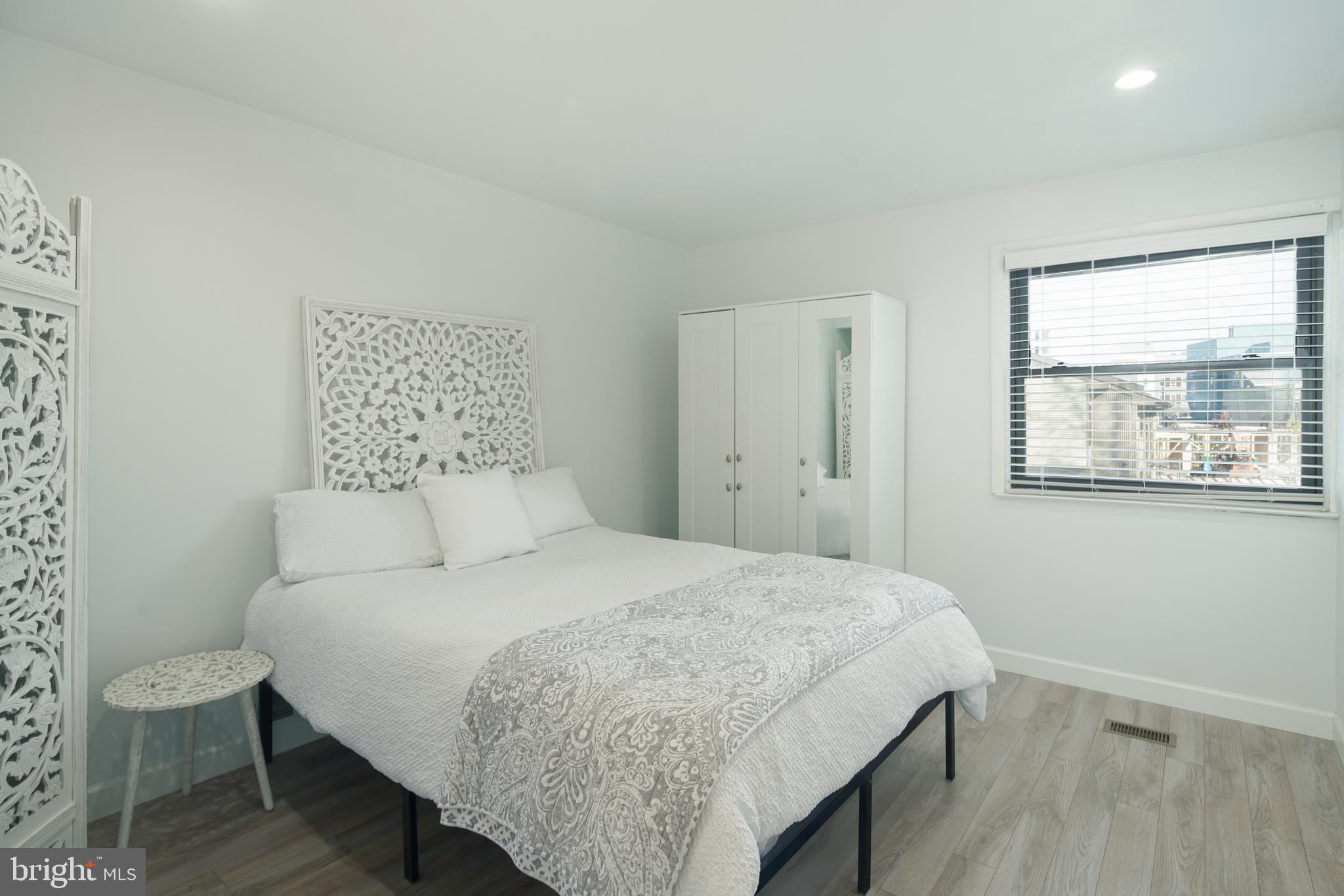 OLDE KENSINGTON - Residential