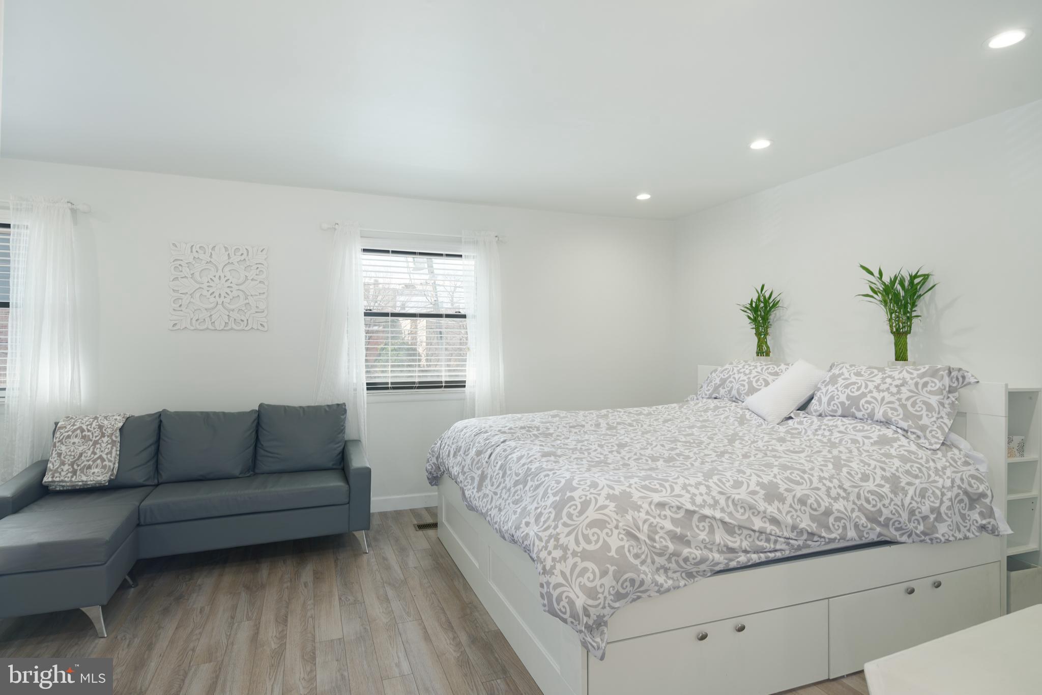 OLDE KENSINGTON - Residential