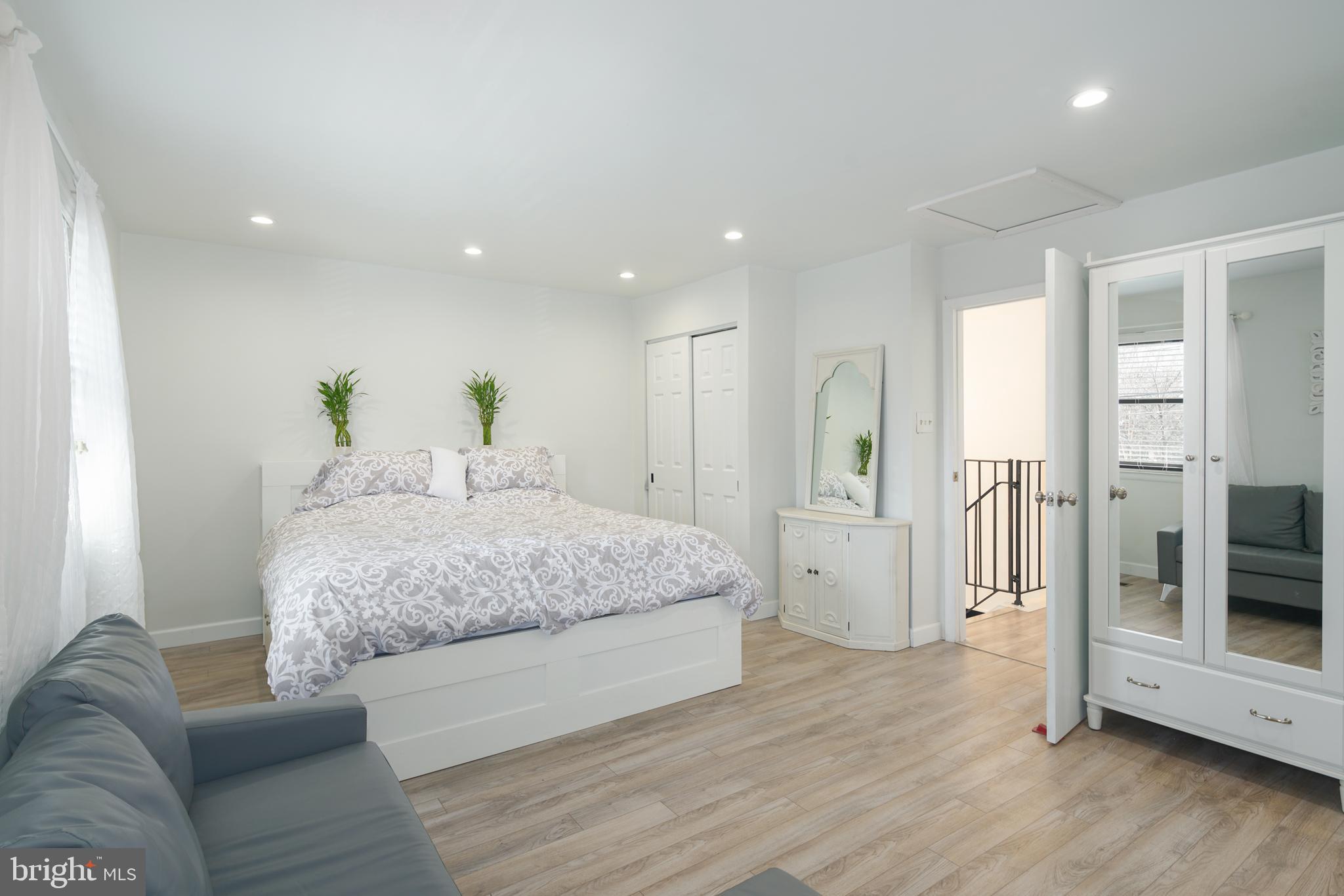 OLDE KENSINGTON - Residential