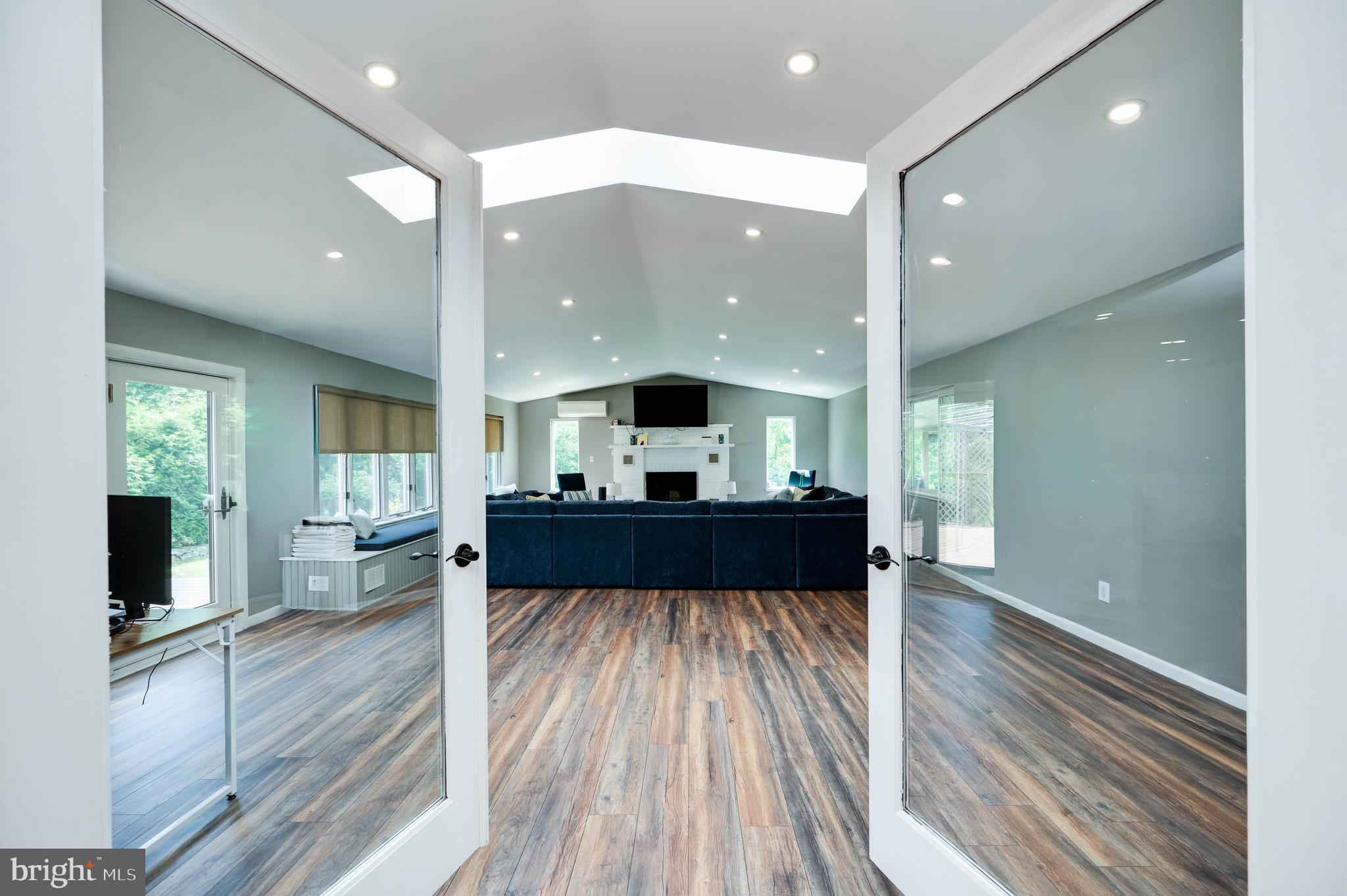 LAKE WYNONAH - Residential