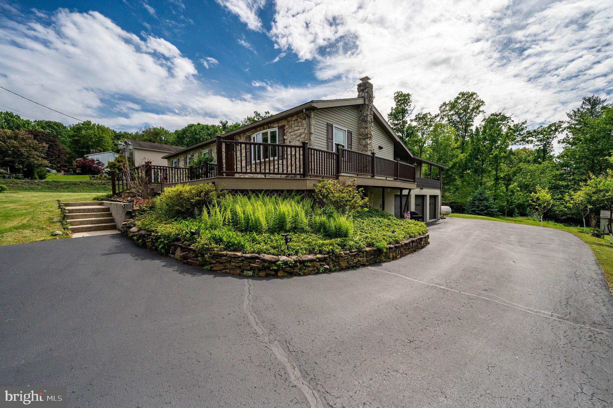LAKE WYNONAH - Residential