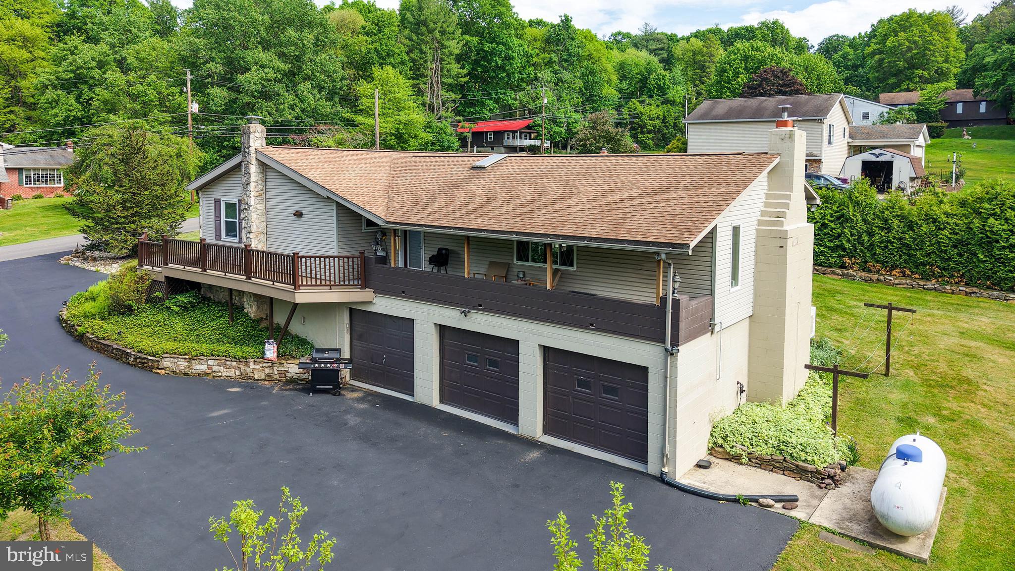 LAKE WYNONAH - Residential
