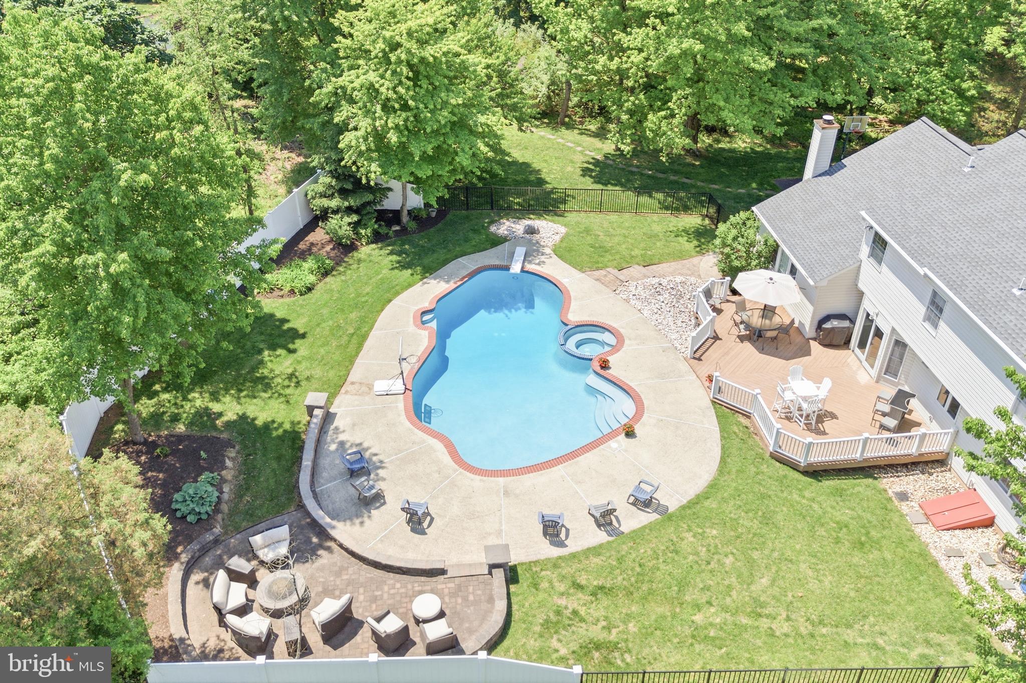 HERITAGE WOODS - Residential