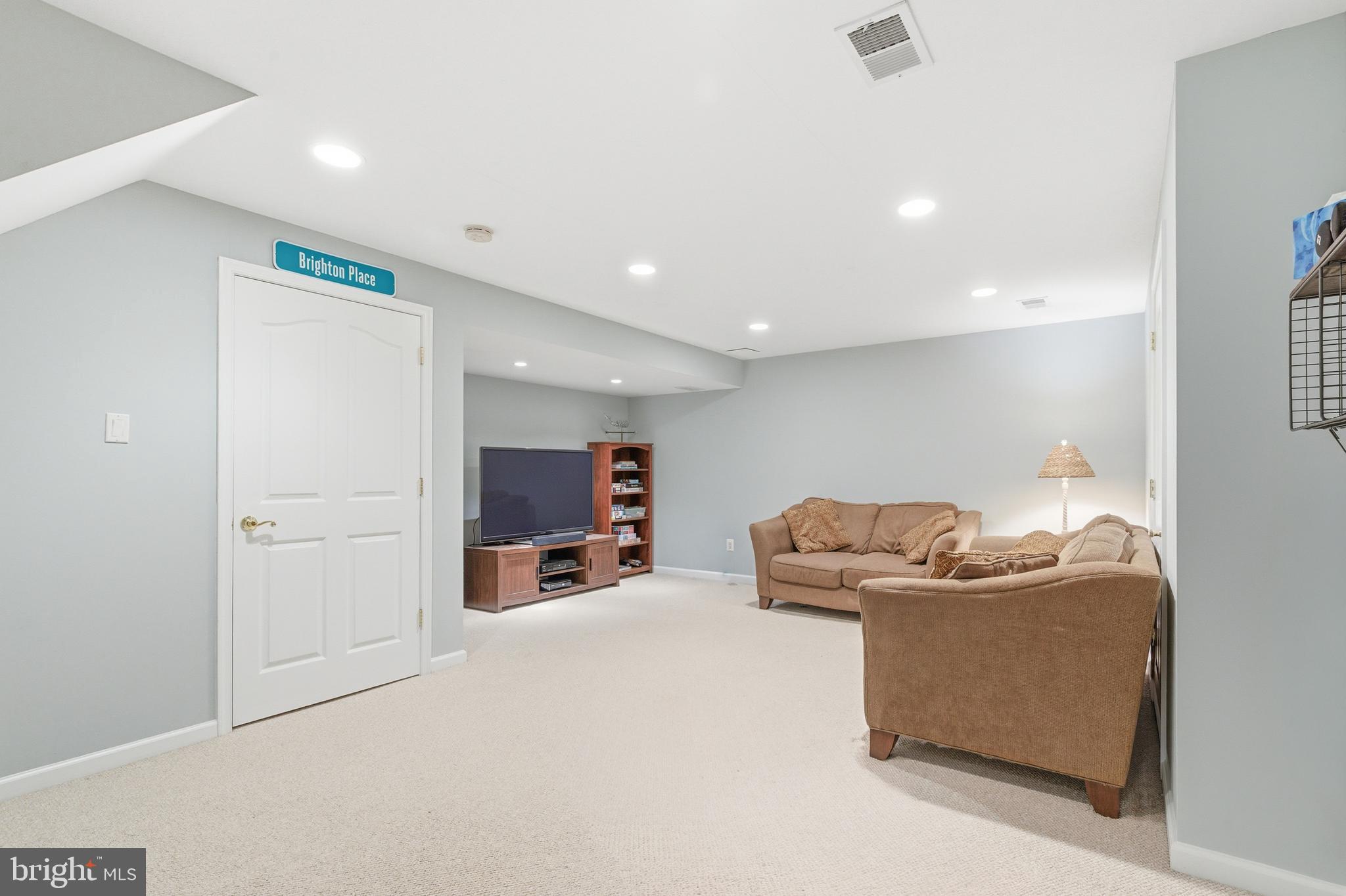 HERITAGE WOODS - Residential