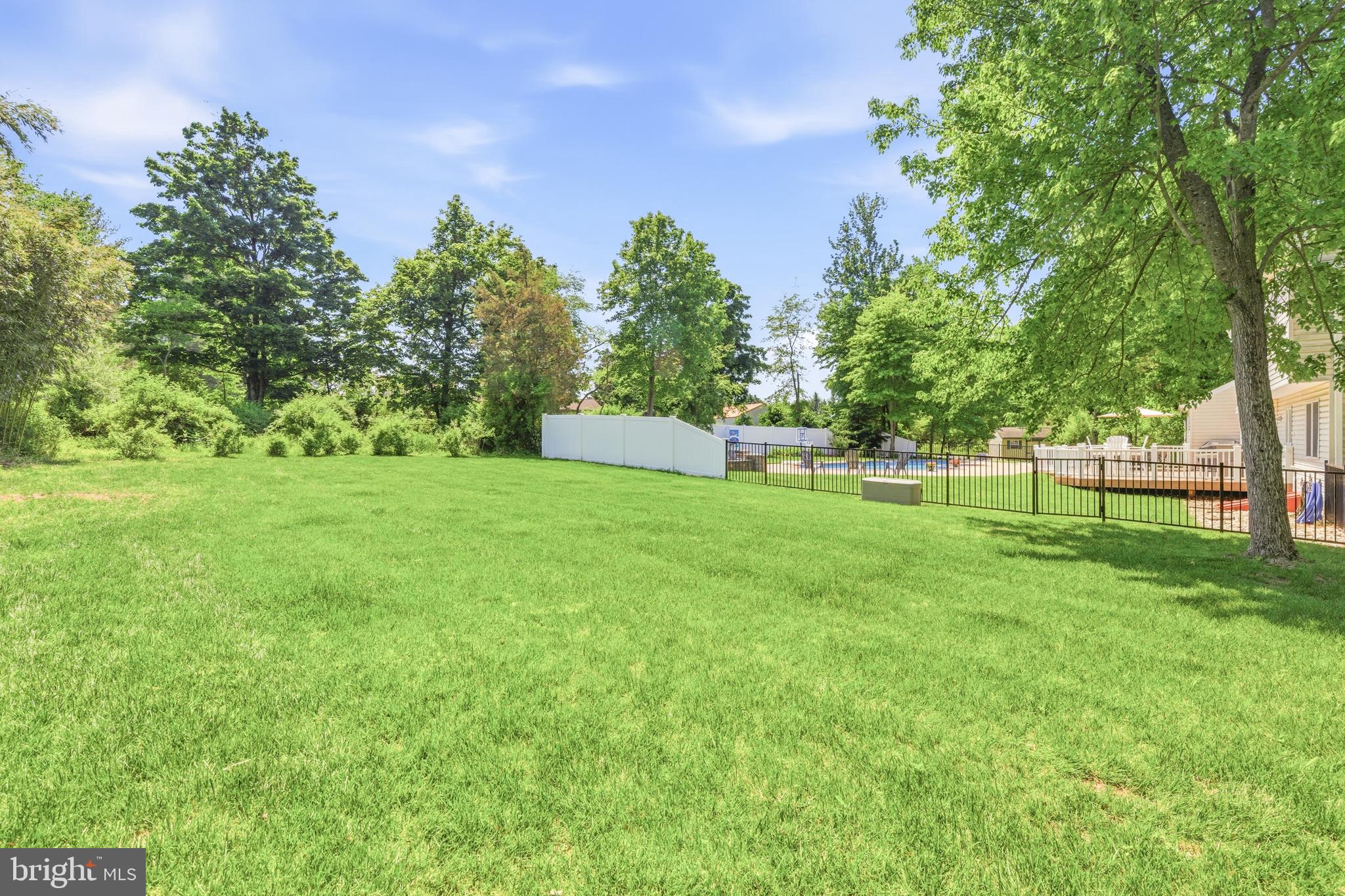 HERITAGE WOODS - Residential