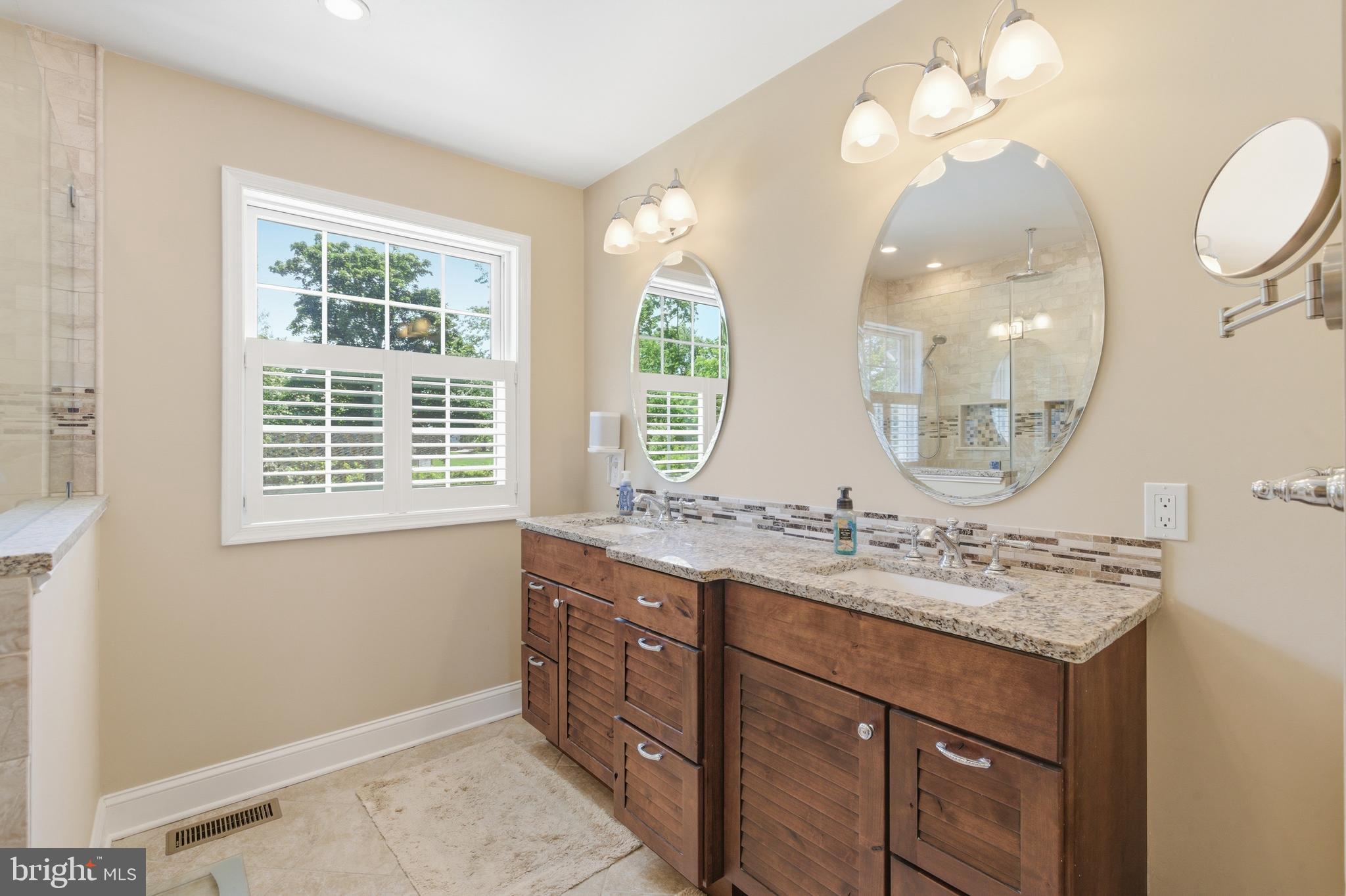 HERITAGE WOODS - Residential
