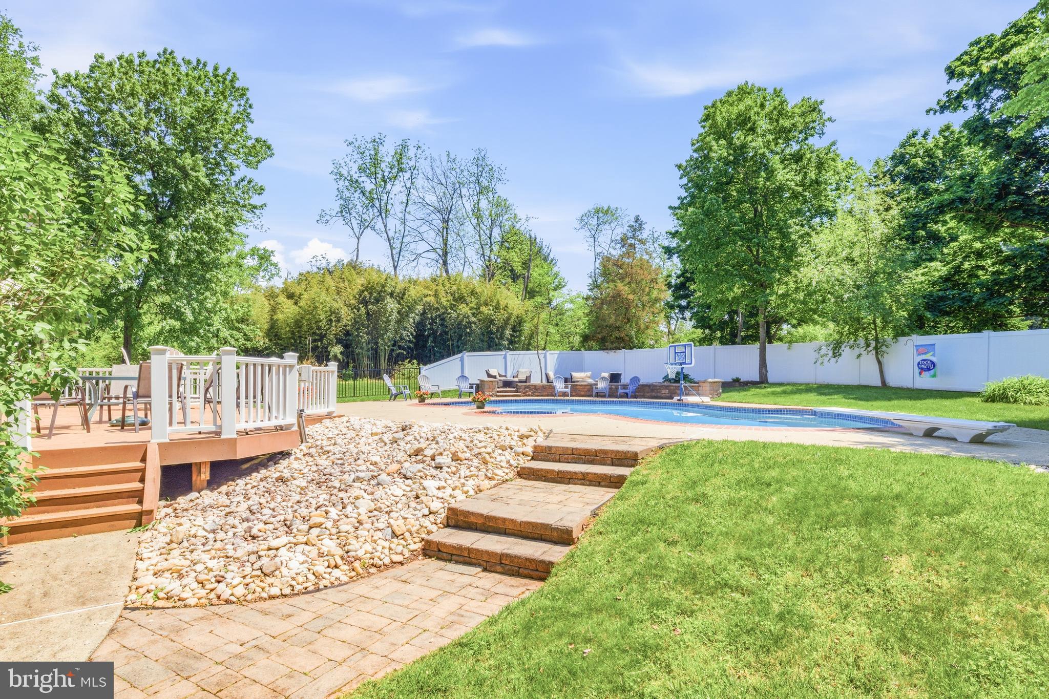 HERITAGE WOODS - Residential
