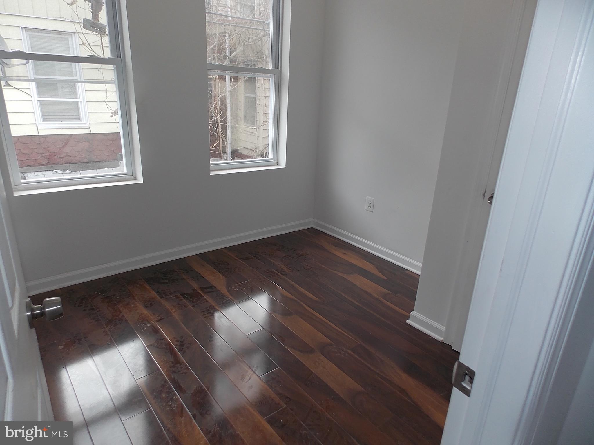 STRAWBERRY MANSION - Residential