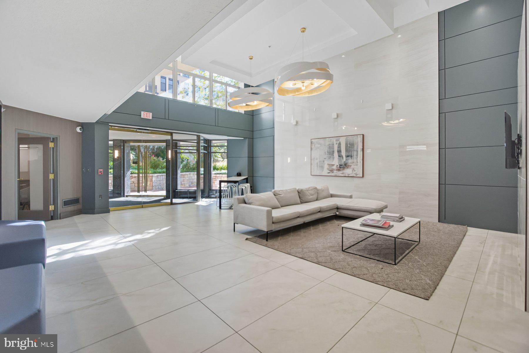CRESCENT PLAZA - Residential