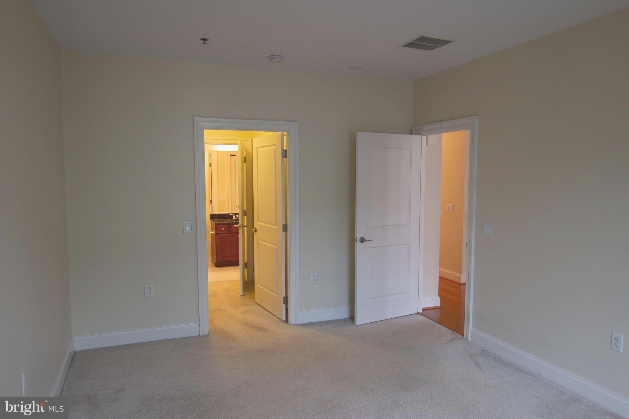 PALLADIAN - Residential Lease