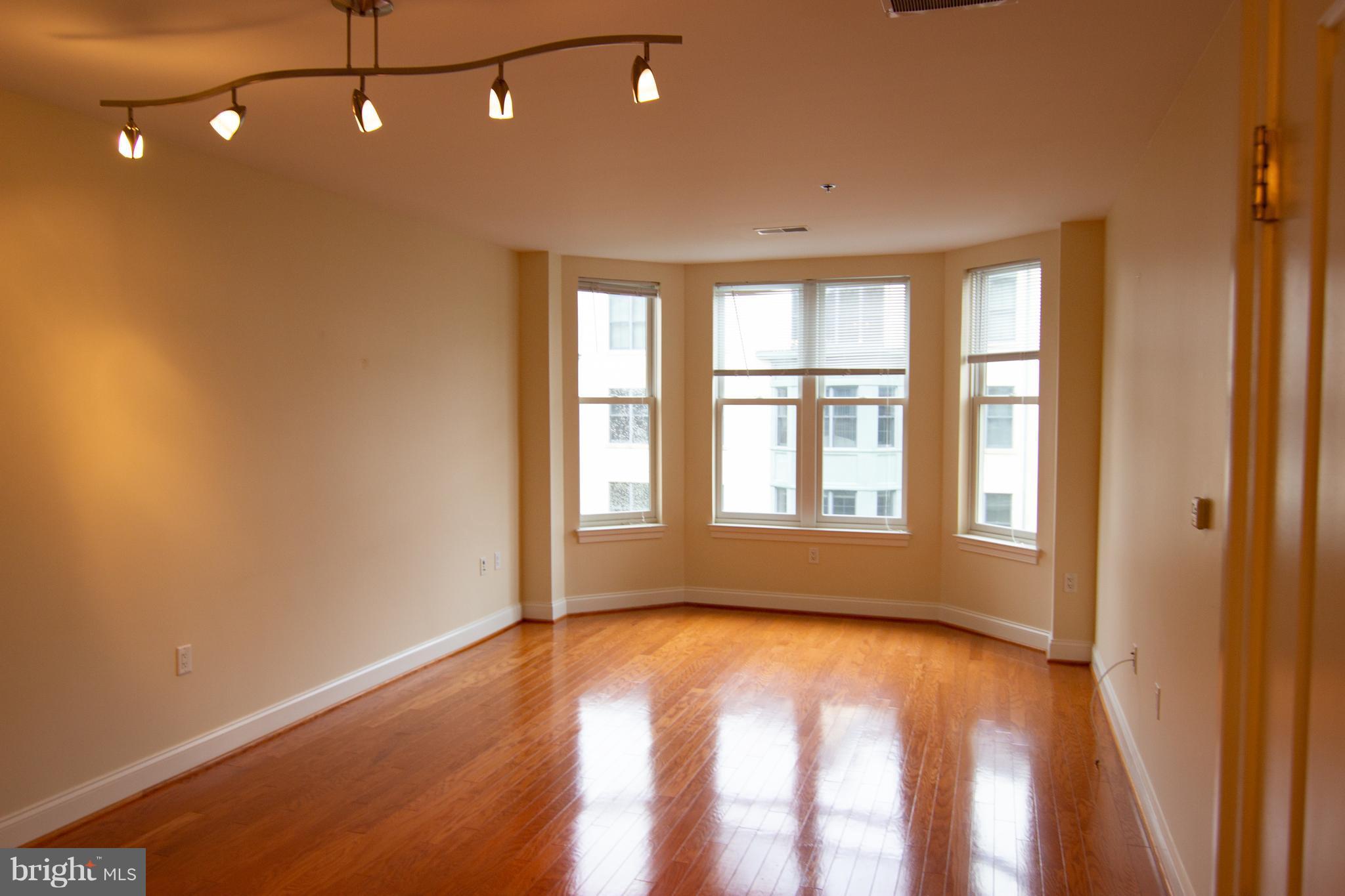 PALLADIAN - Residential Lease