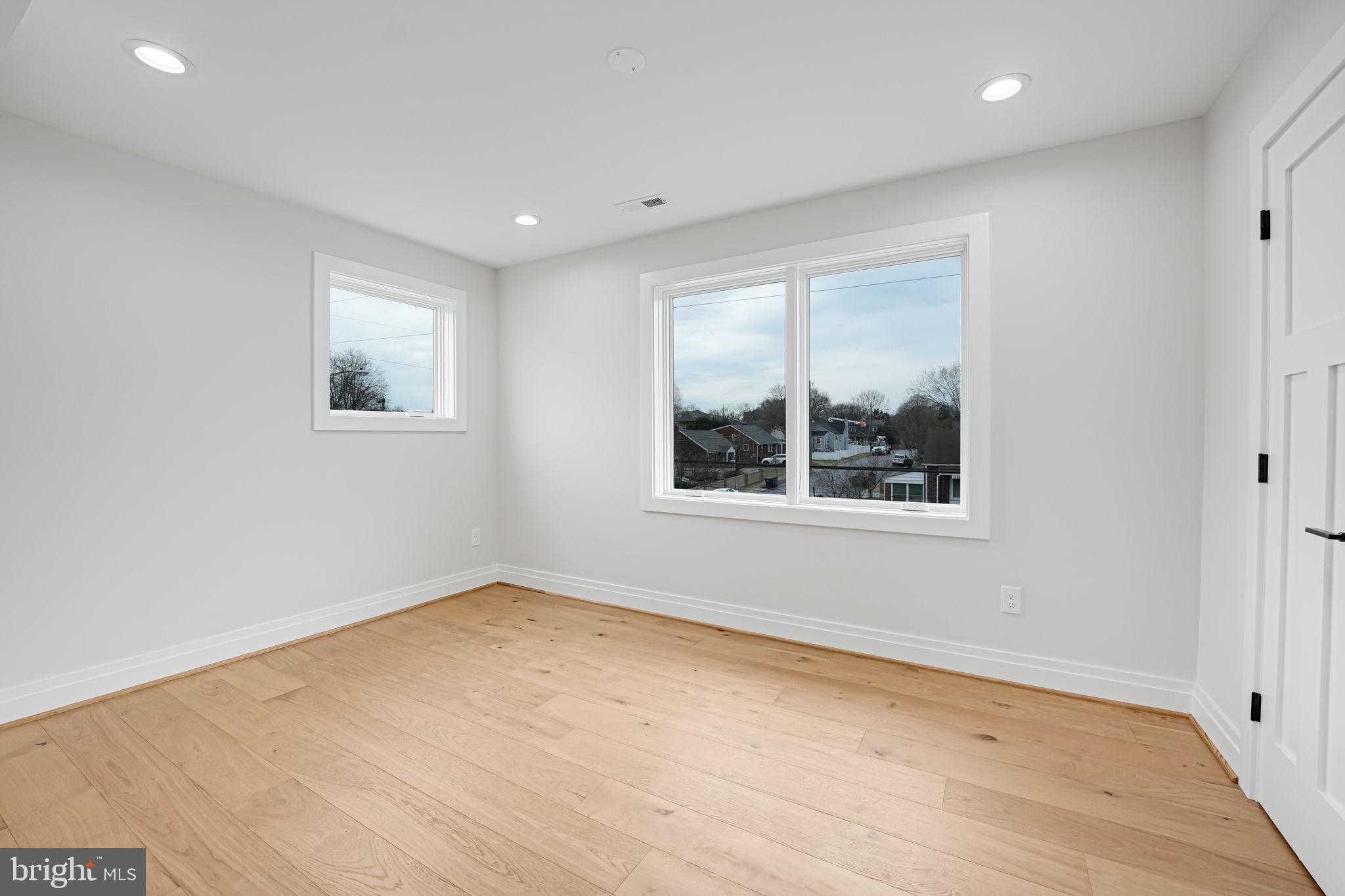 DOUGLAS PARK - Residential