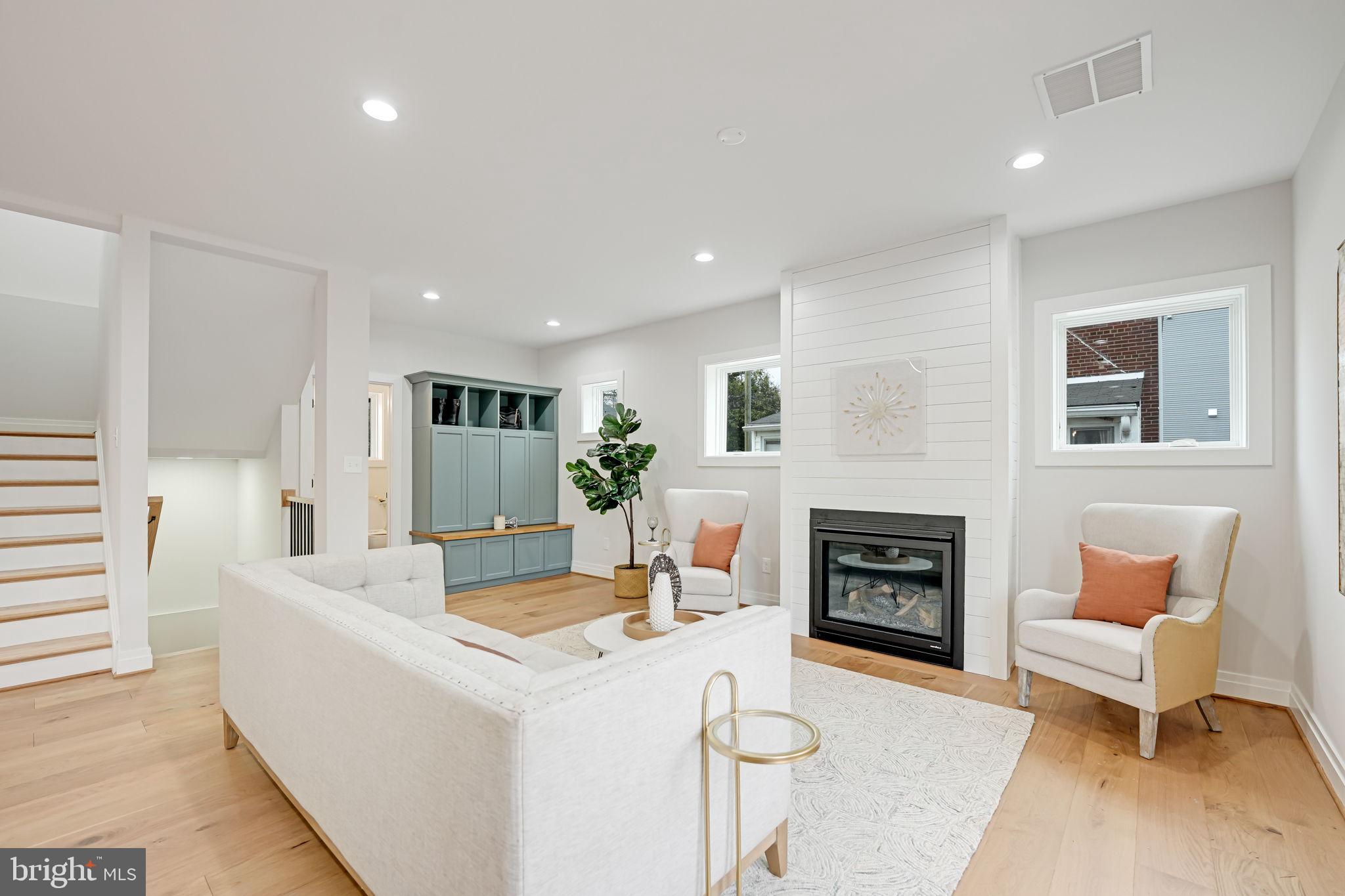 DOUGLAS PARK - Residential