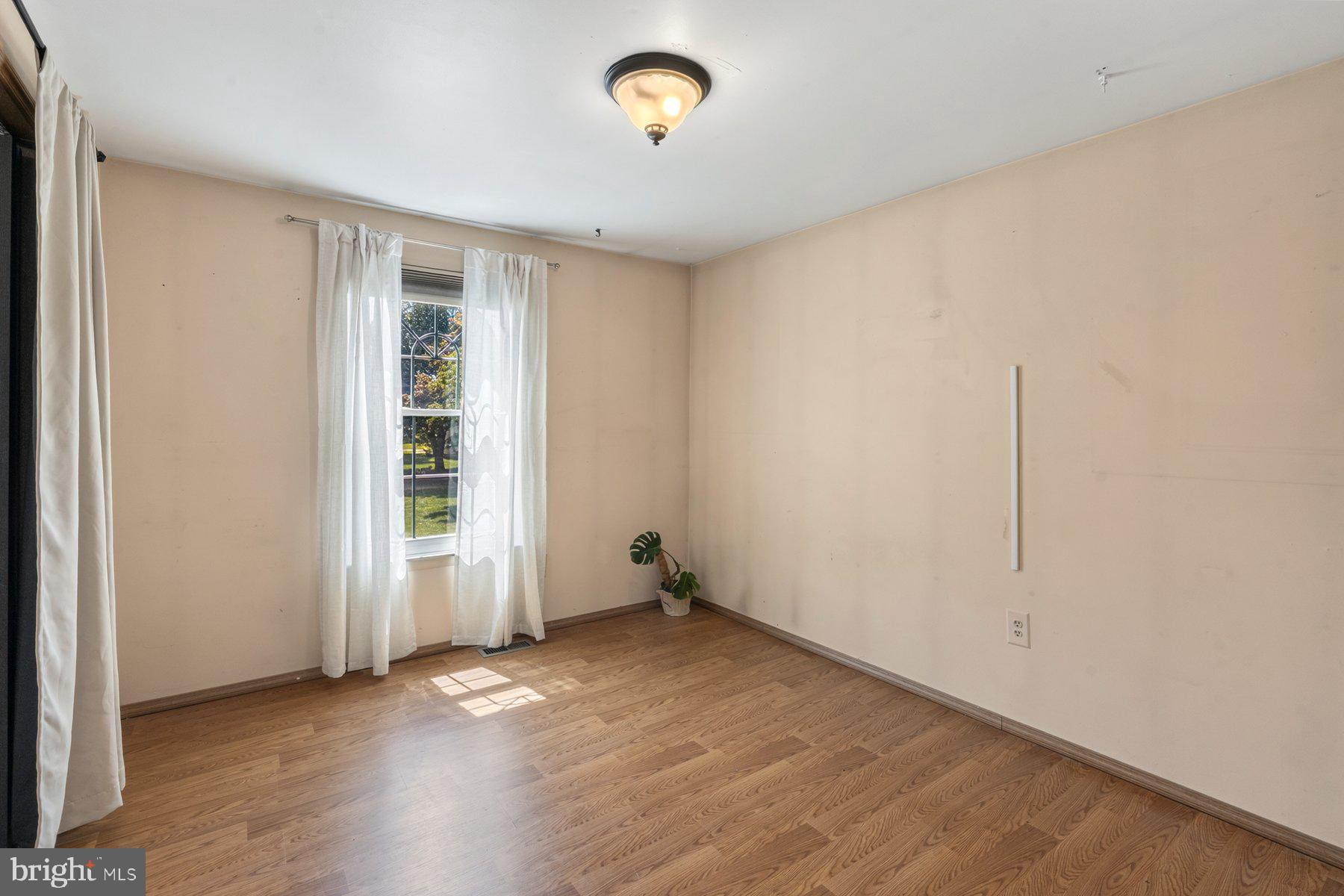 HILLSDALE - Residential