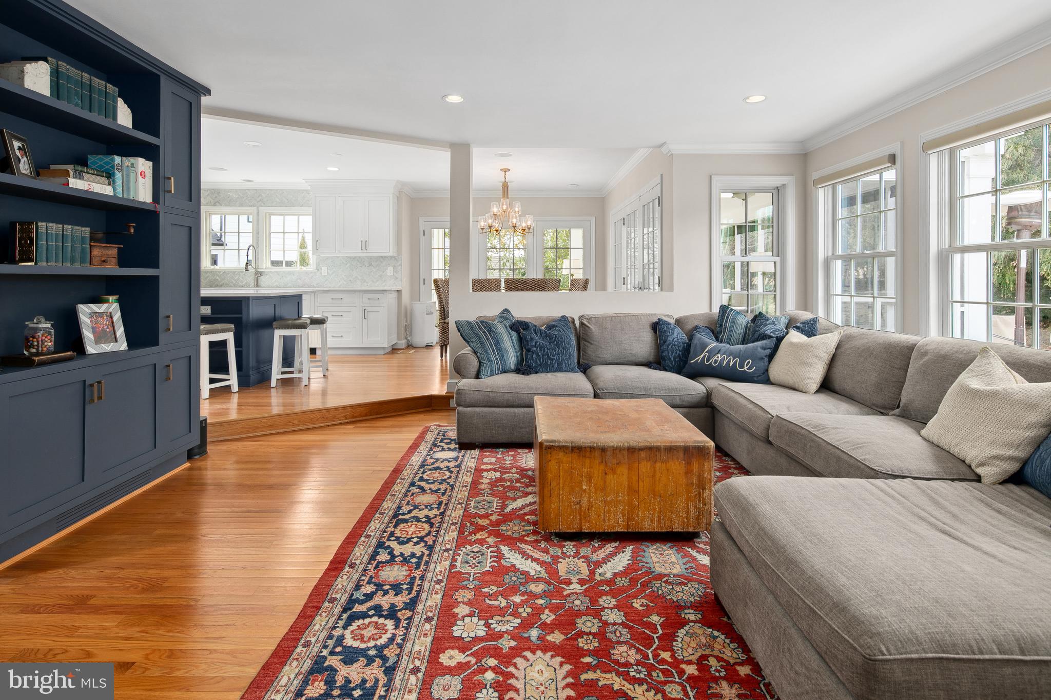 COUNTRY CLUB HILLS - Residential
