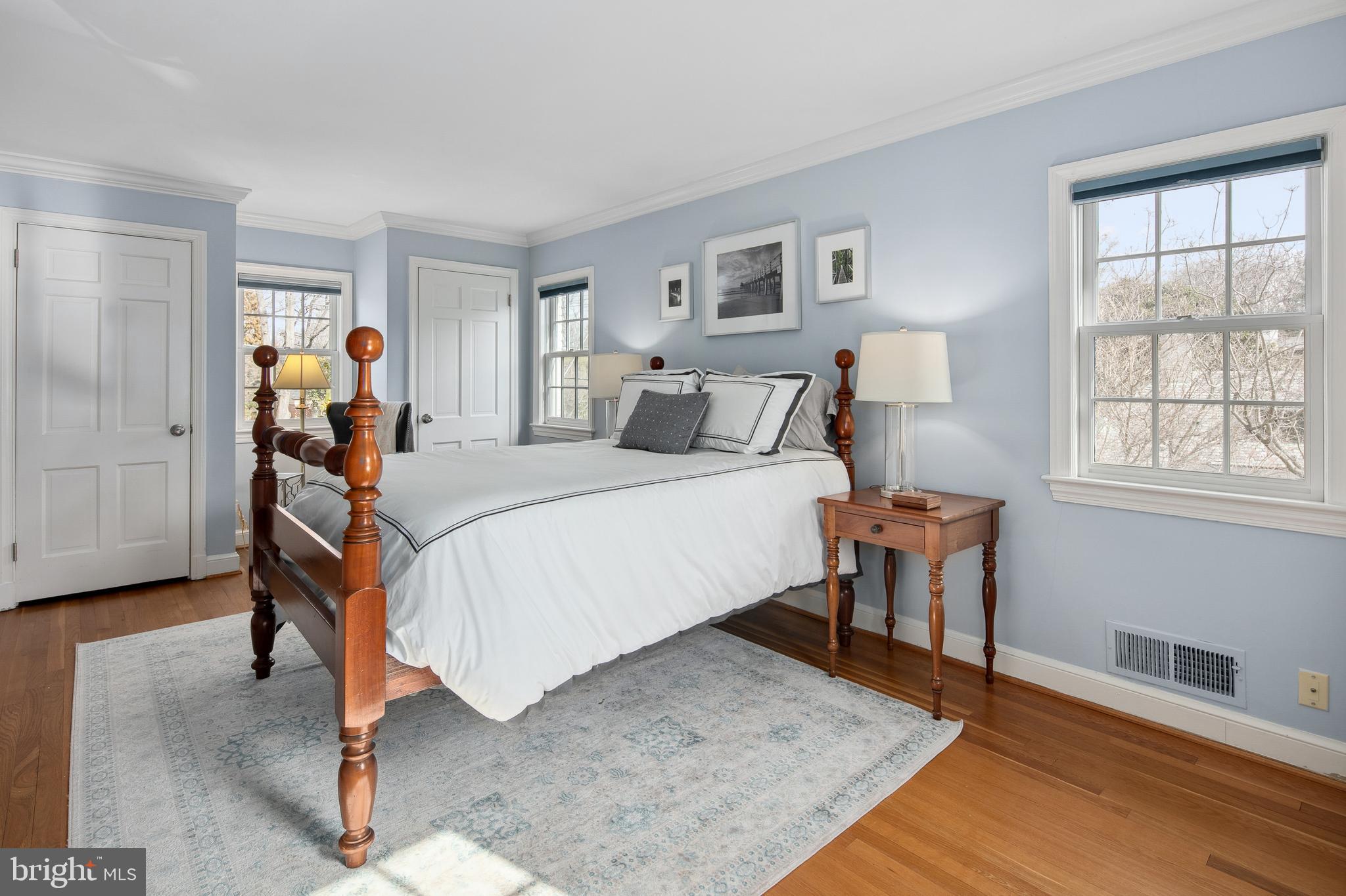 COUNTRY CLUB HILLS - Residential