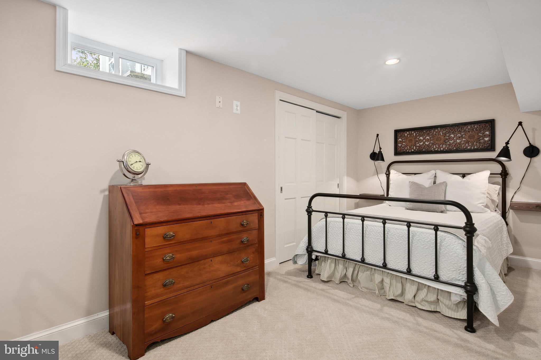 COUNTRY CLUB HILLS - Residential