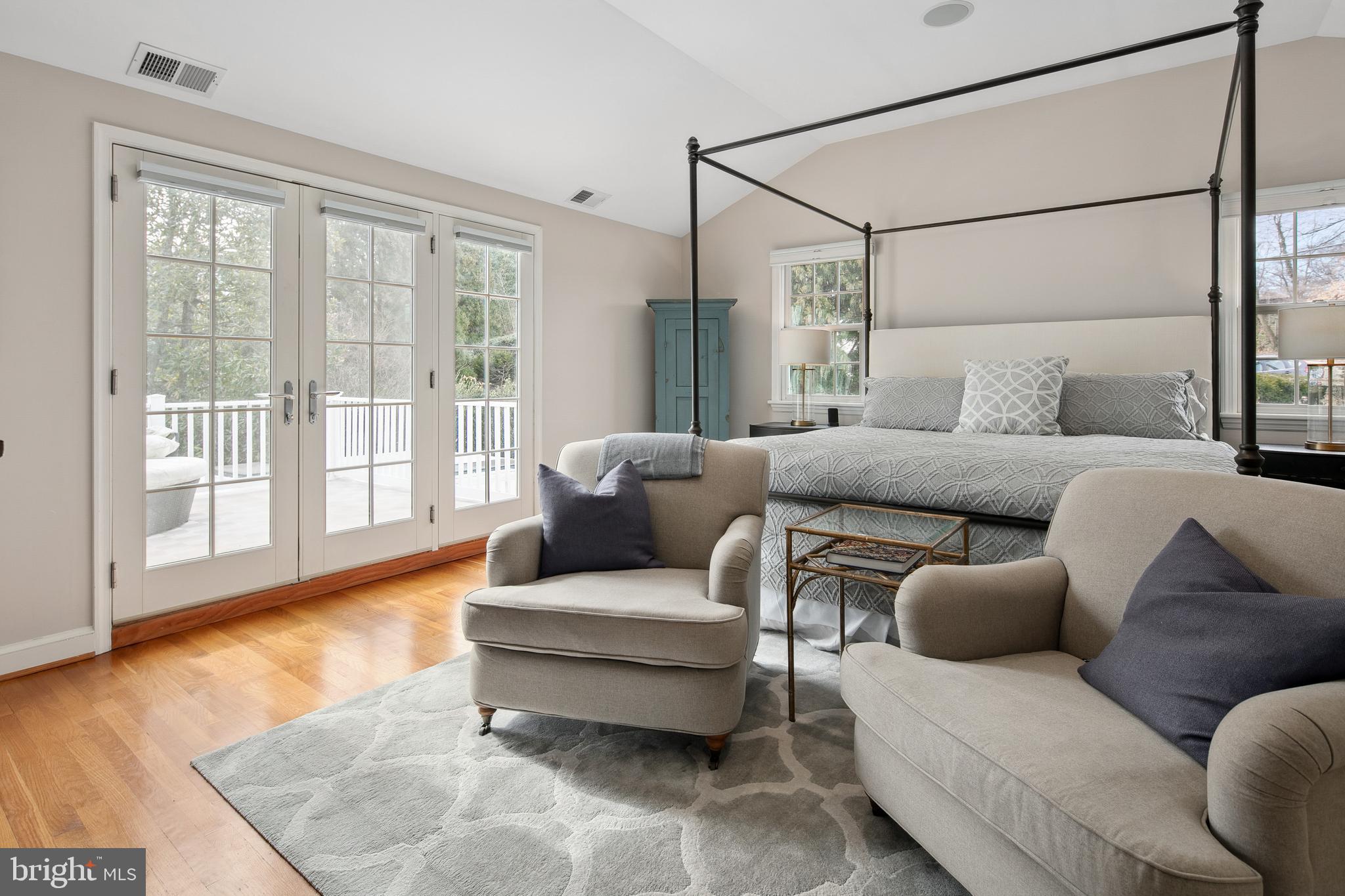 COUNTRY CLUB HILLS - Residential