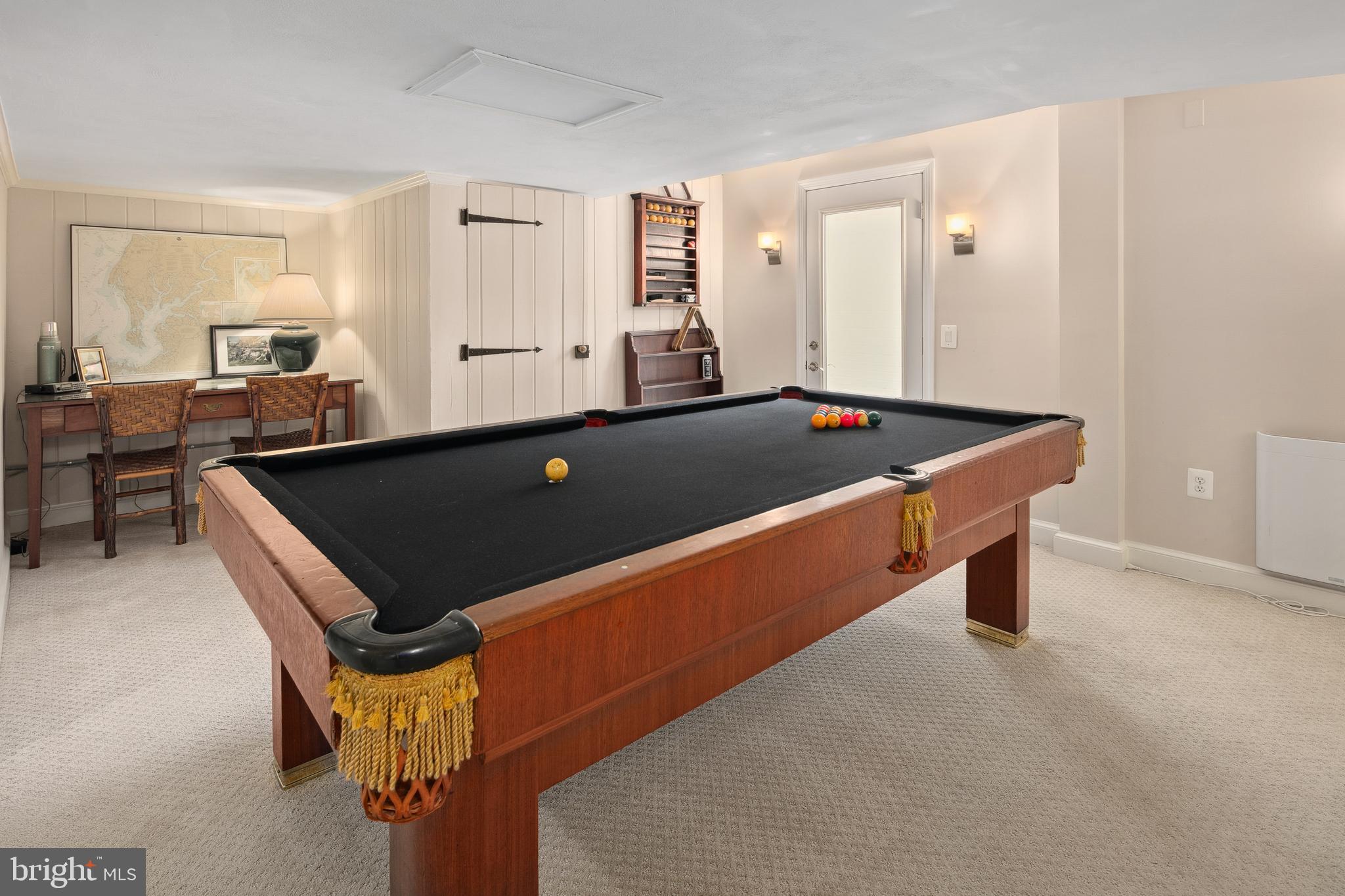 COUNTRY CLUB HILLS - Residential