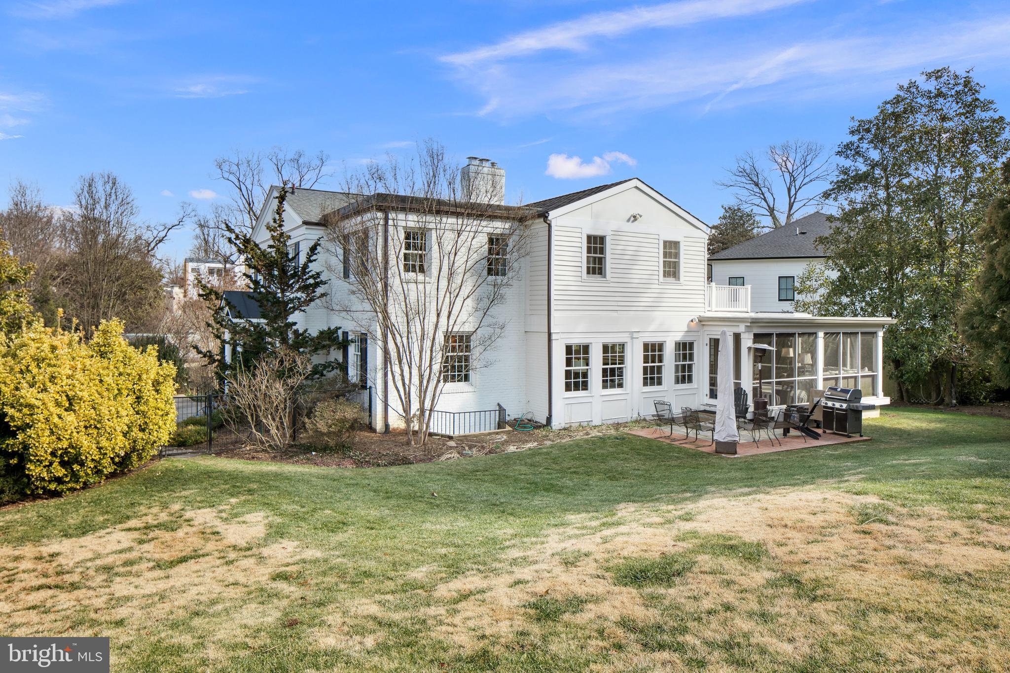 COUNTRY CLUB HILLS - Residential