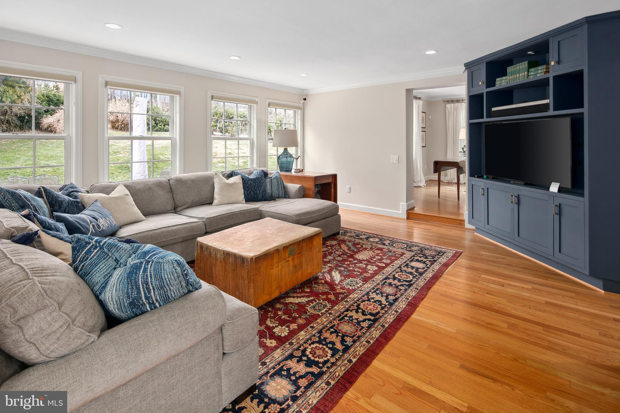 COUNTRY CLUB HILLS - Residential