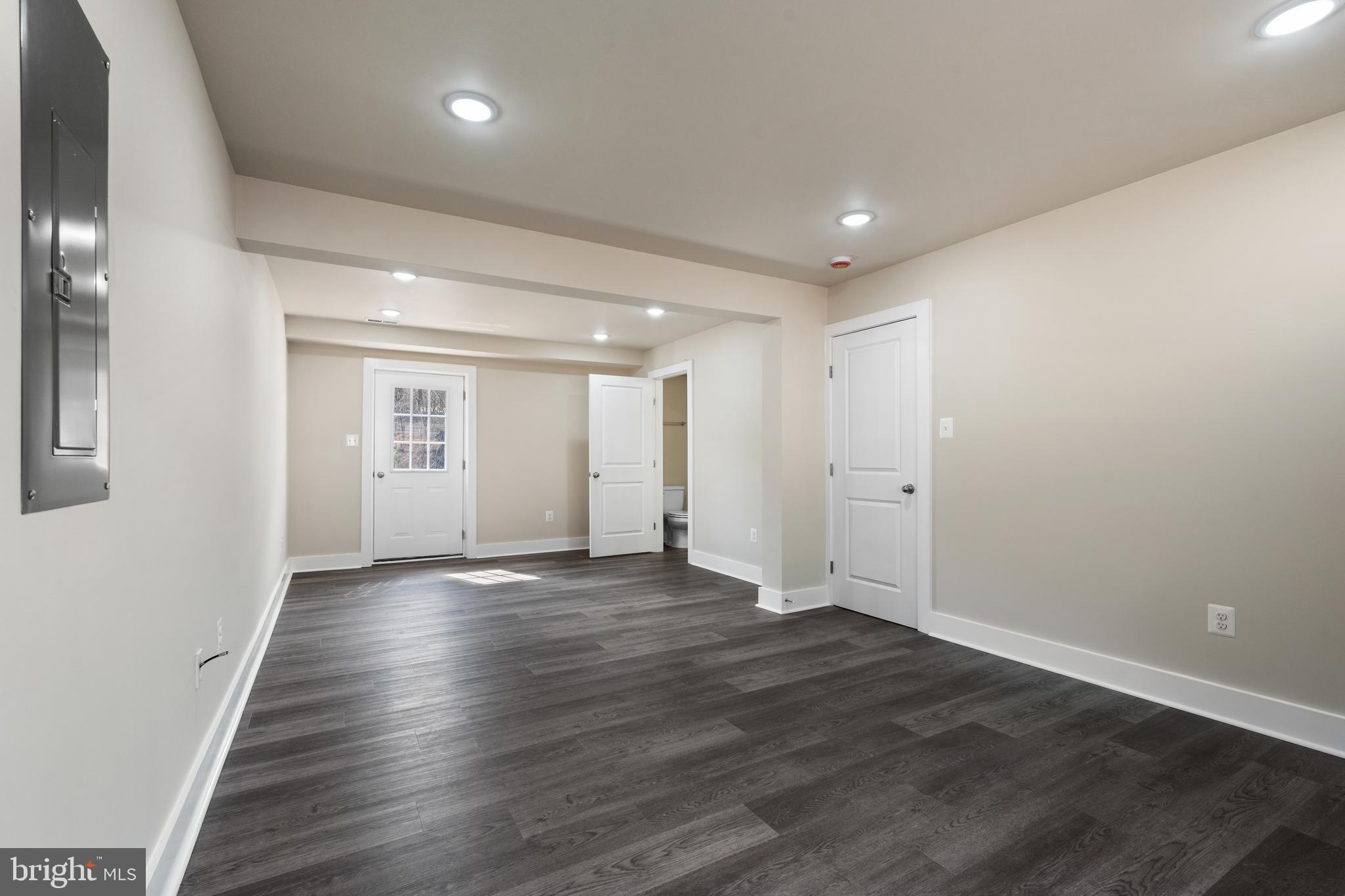 NINE EAST ESTATES - Residential