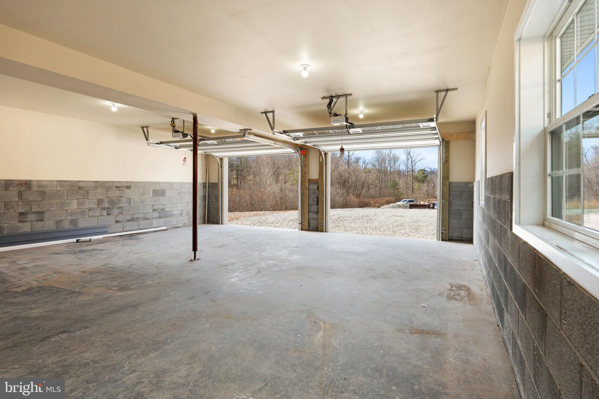NINE EAST ESTATES - Residential