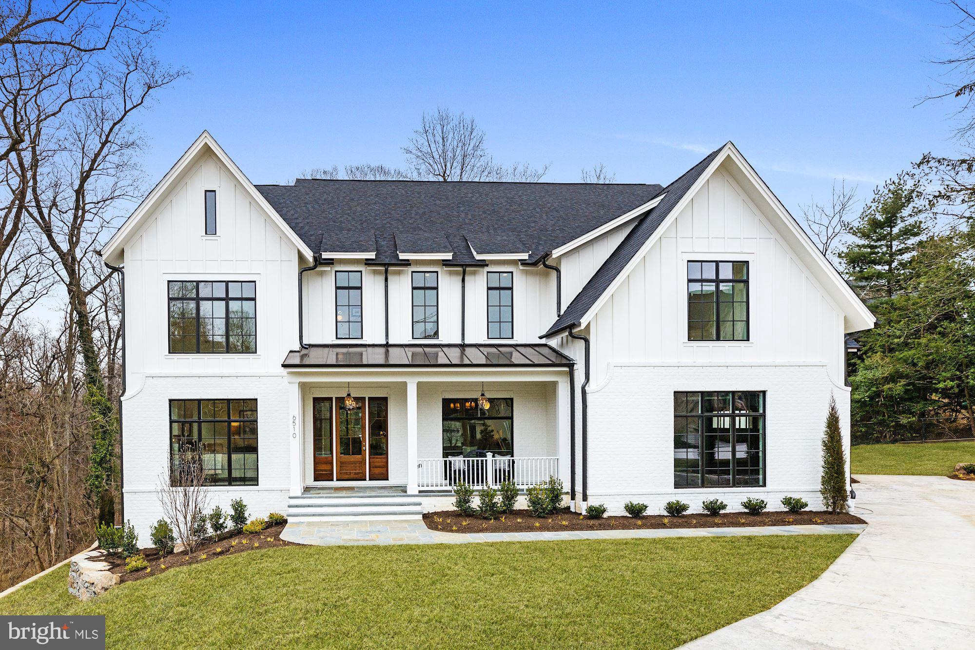 SALONA VILLAGE - Residential