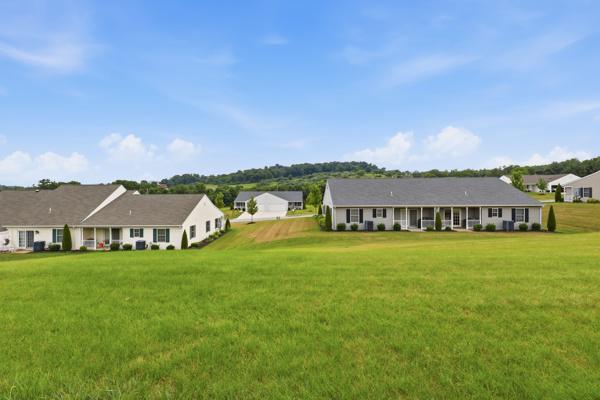 ROTH'S FARM VILLAGE - Residential