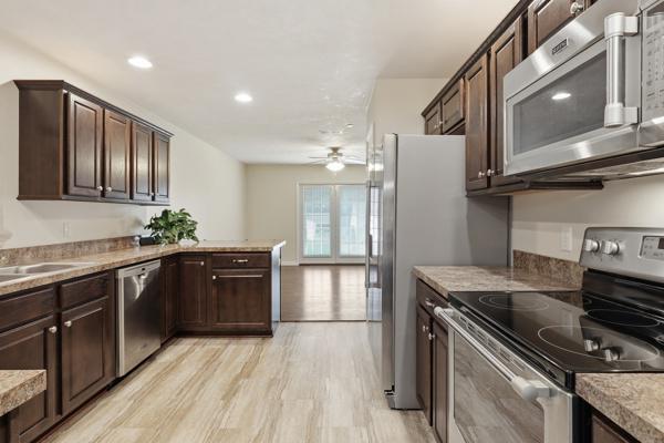 ROTH'S FARM VILLAGE - Residential
