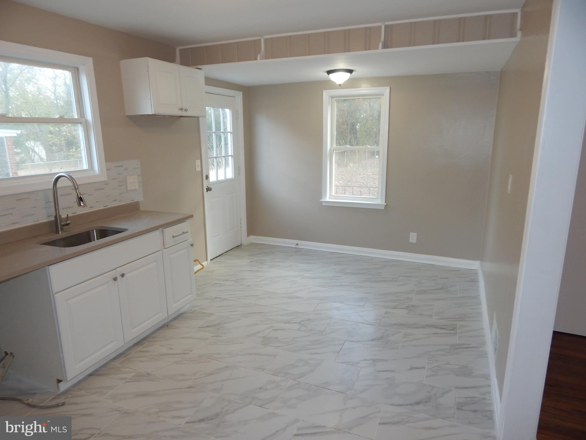 FRANKFORD - Residential Lease