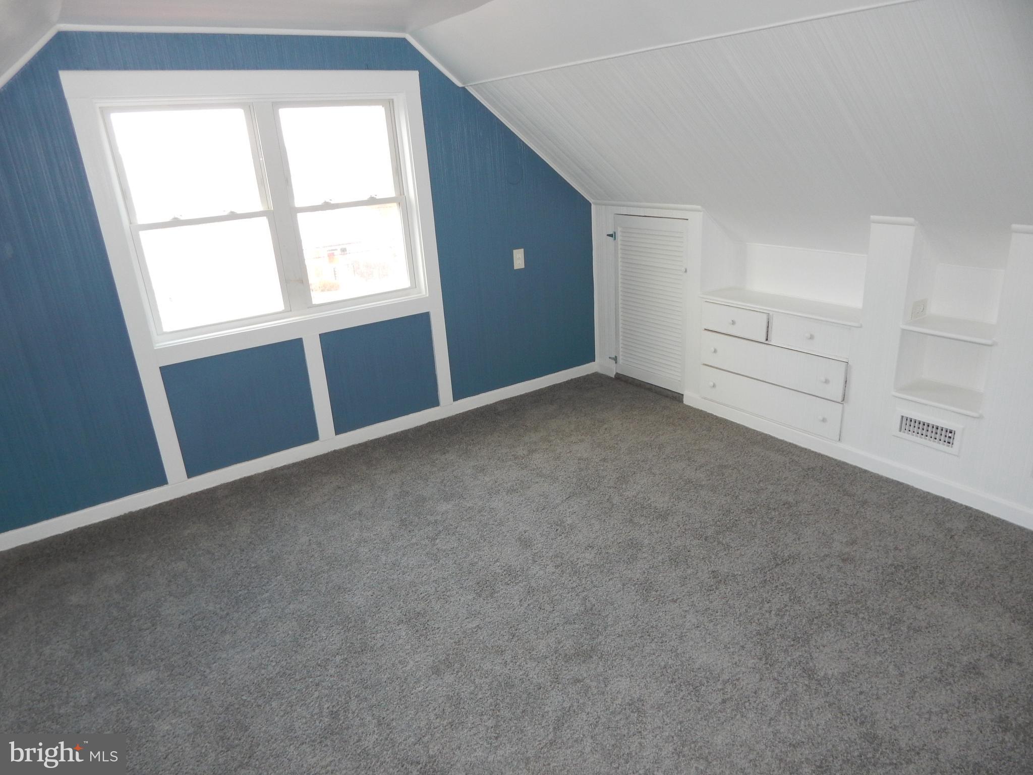 FRANKFORD - Residential Lease