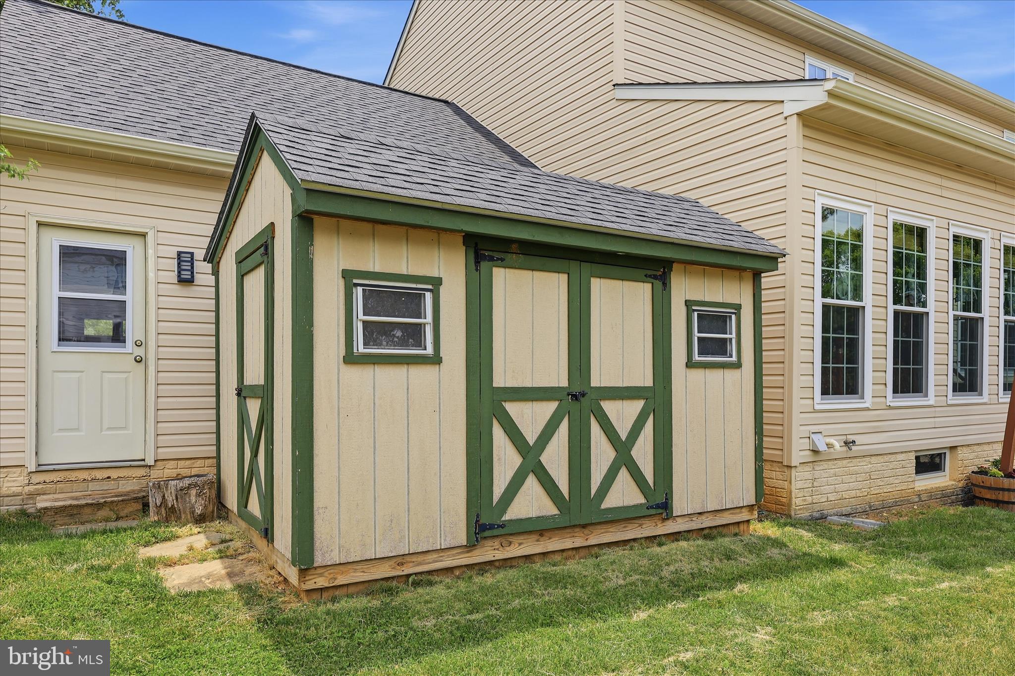 WELLINGTON TRACE - Residential