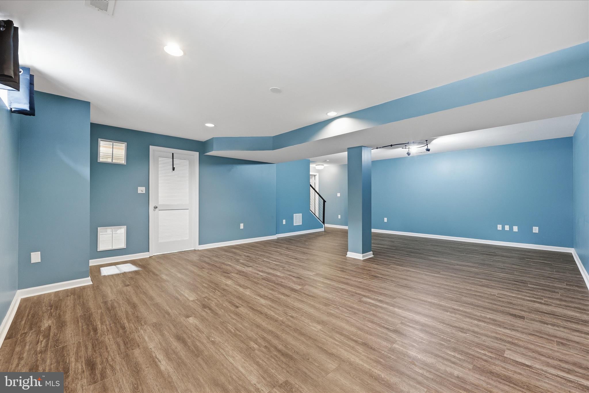 WELLINGTON TRACE - Residential