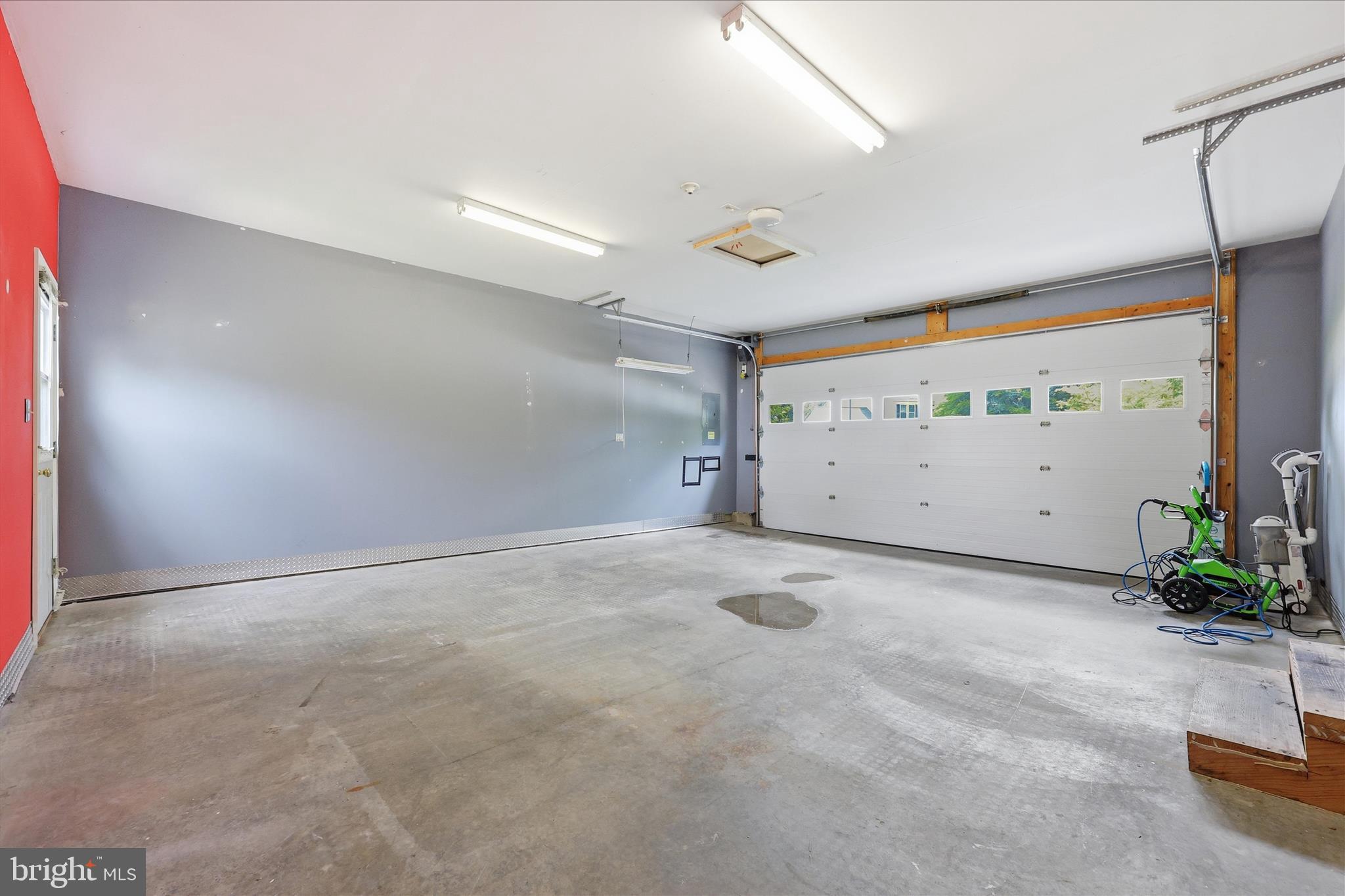 WELLINGTON TRACE - Residential
