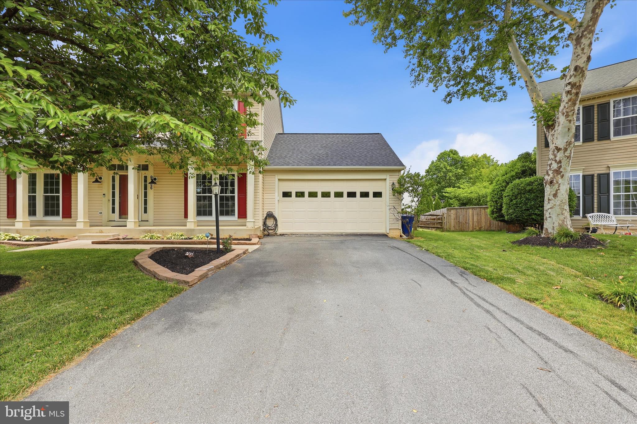 WELLINGTON TRACE - Residential