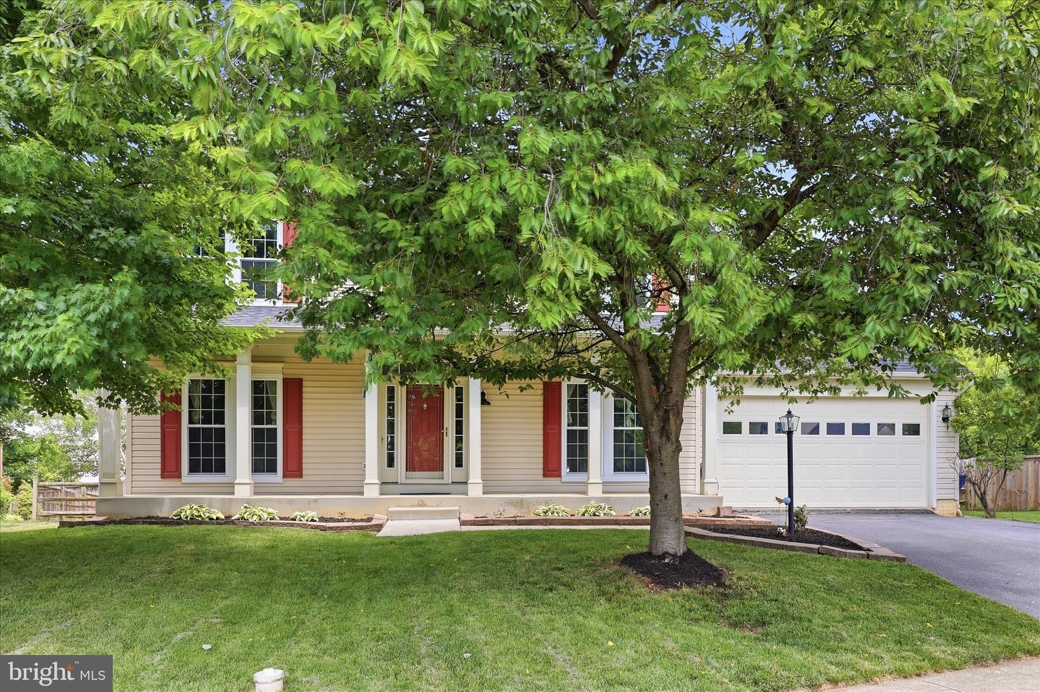 WELLINGTON TRACE - Residential