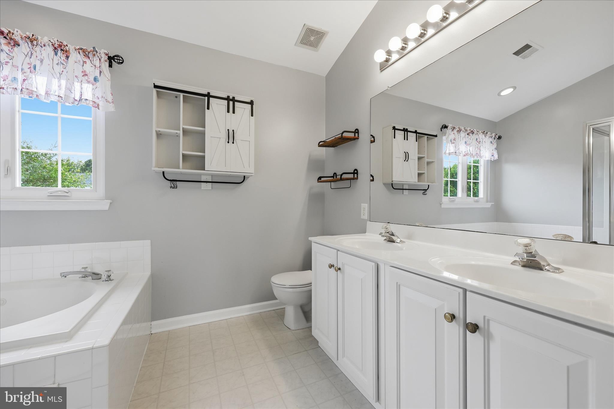 WELLINGTON TRACE - Residential