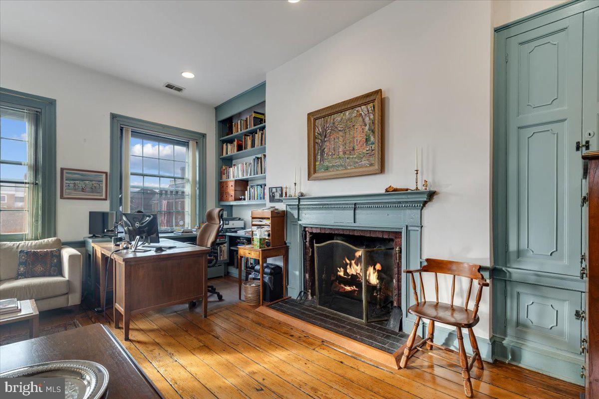 OLD TOWN ALEXANDRIA - Residential Income