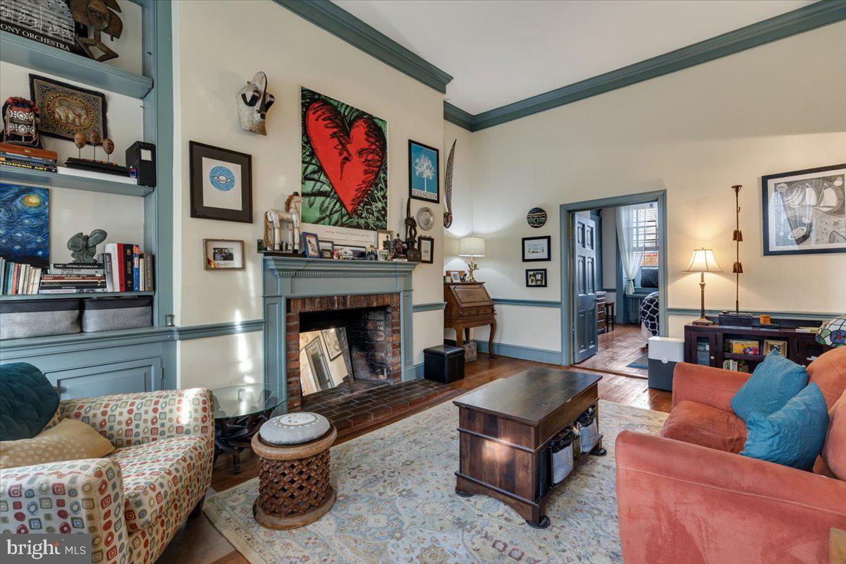 OLD TOWN ALEXANDRIA - Residential Income