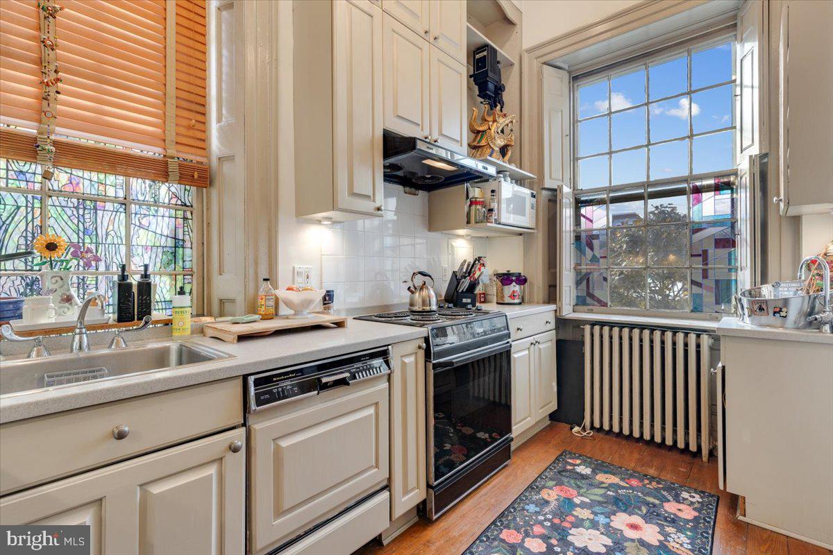 OLD TOWN ALEXANDRIA - Residential Income