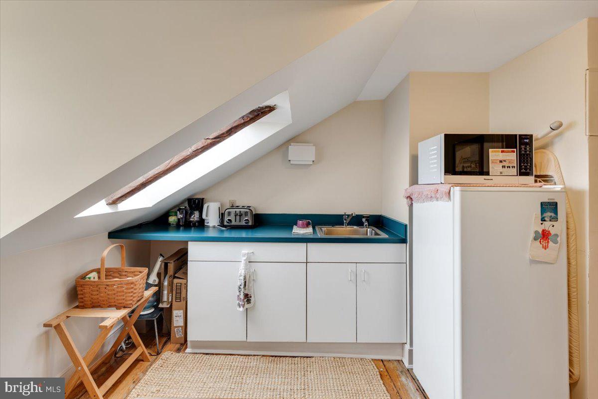 OLD TOWN ALEXANDRIA - Residential Income