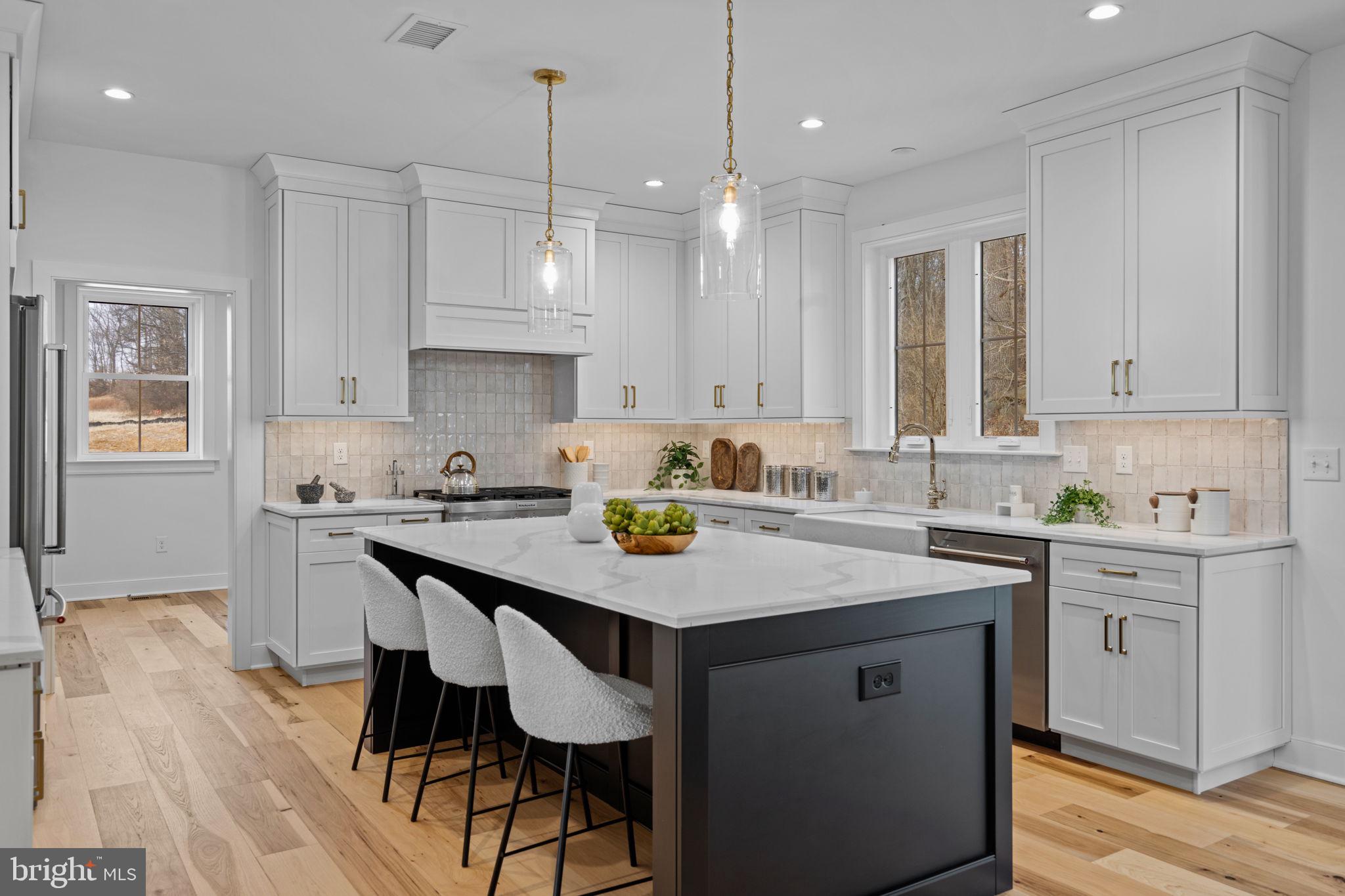 ESTATES AT STONECLIFF - Residential