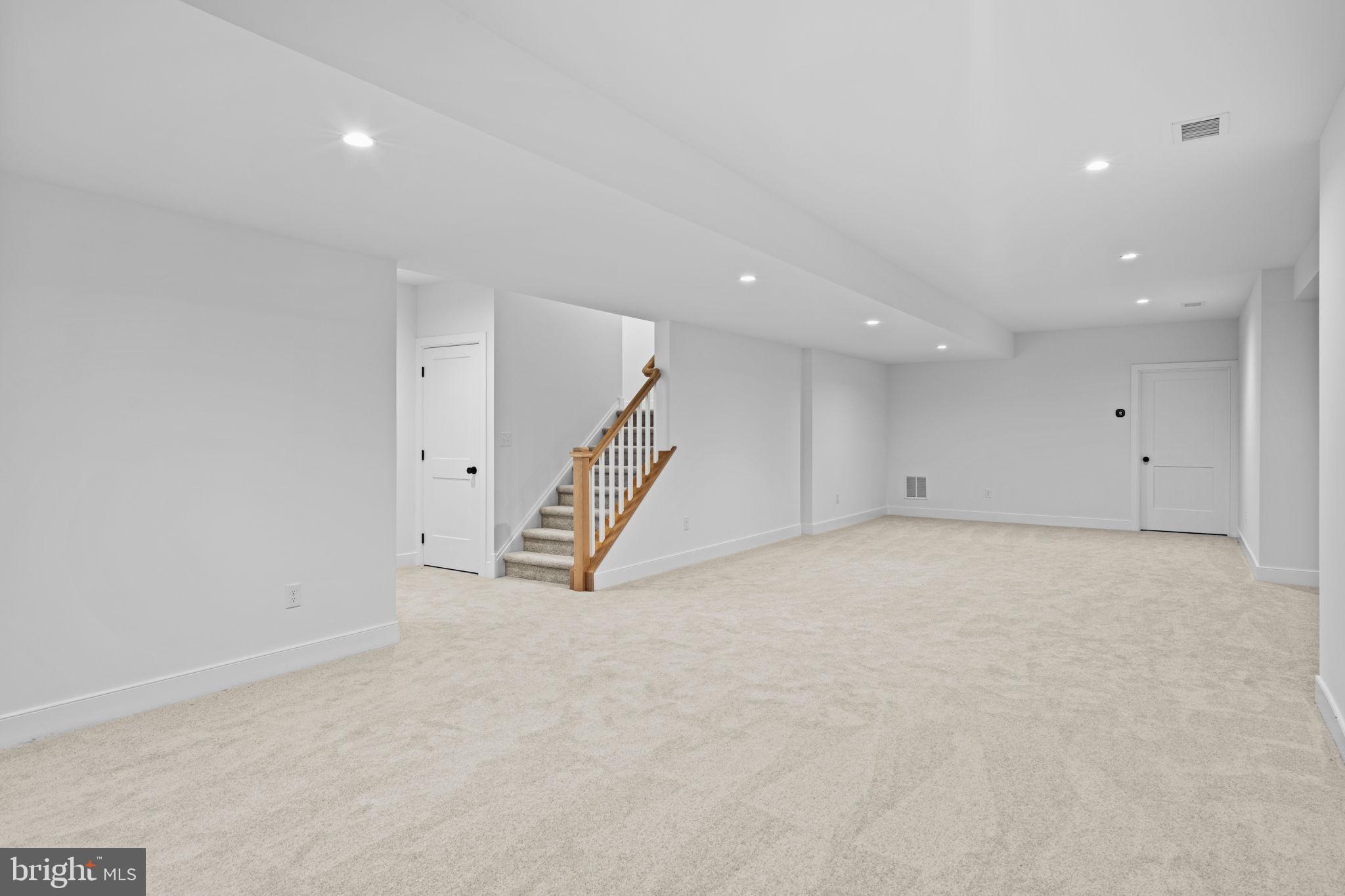 ESTATES AT STONECLIFF - Residential