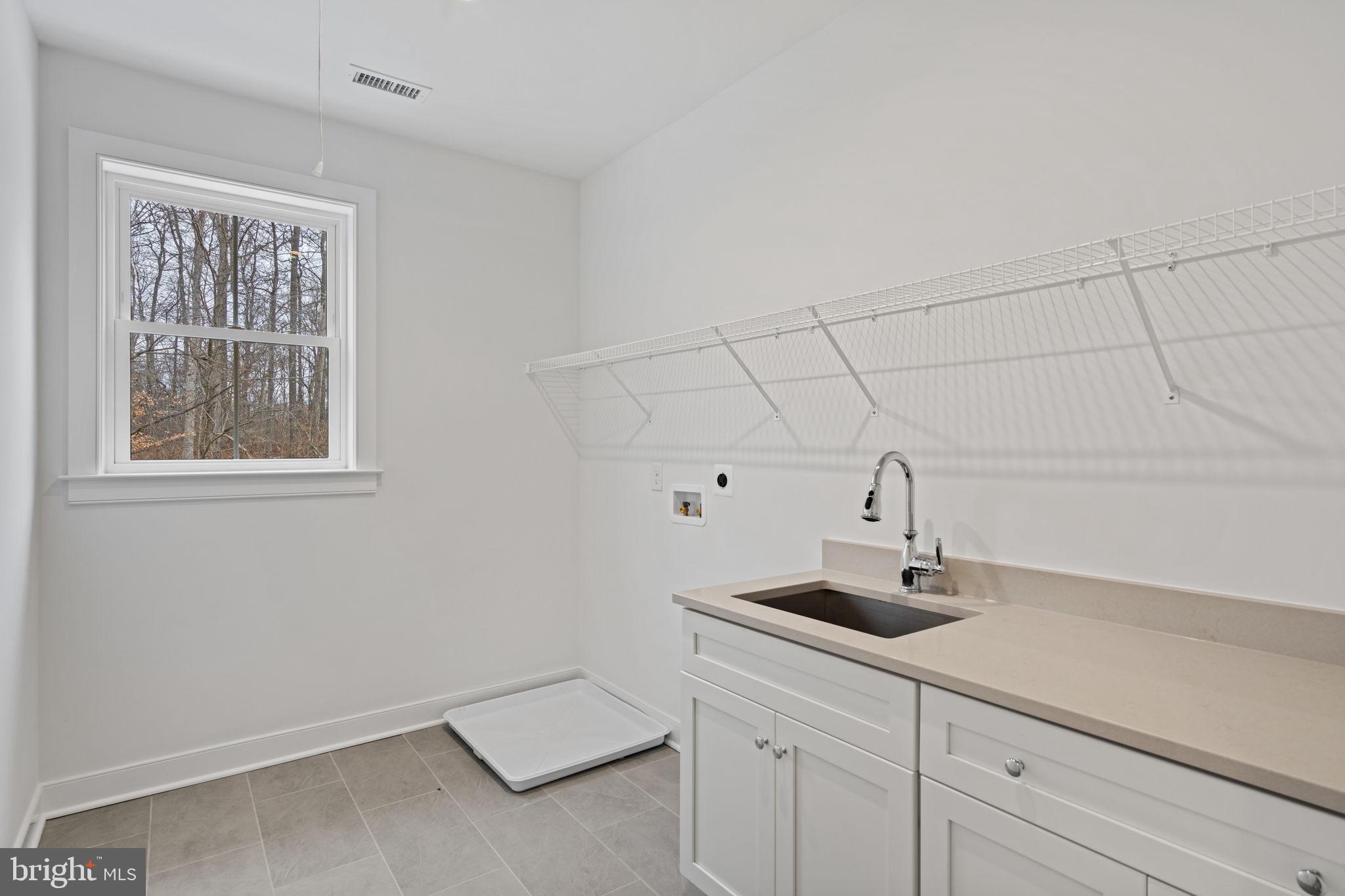 ESTATES AT STONECLIFF - Residential