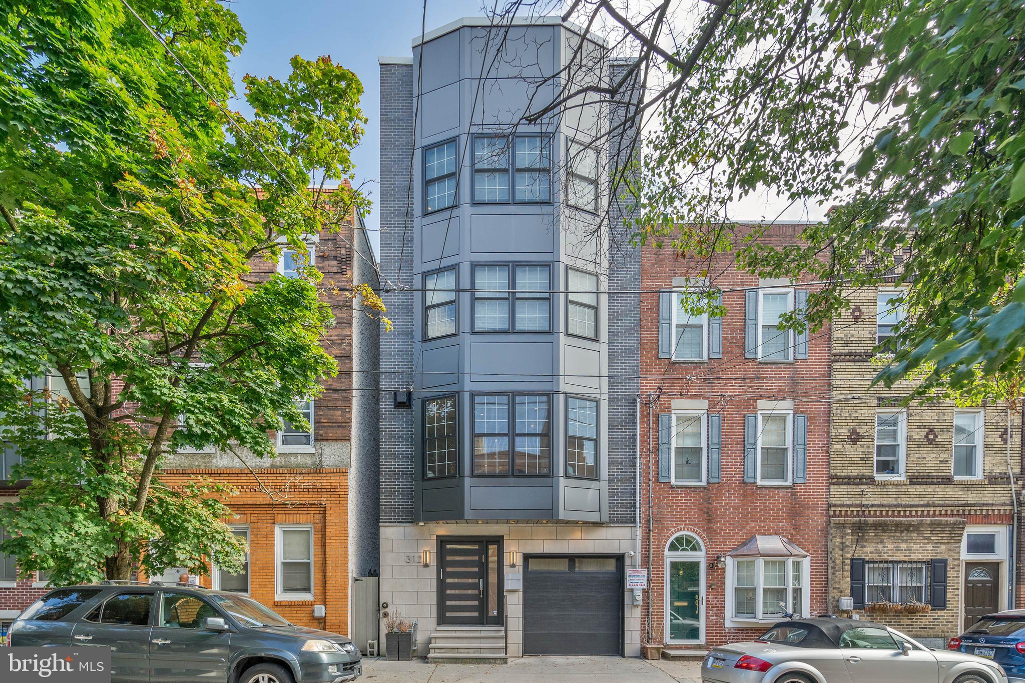 QUEEN VILLAGE - Residential
