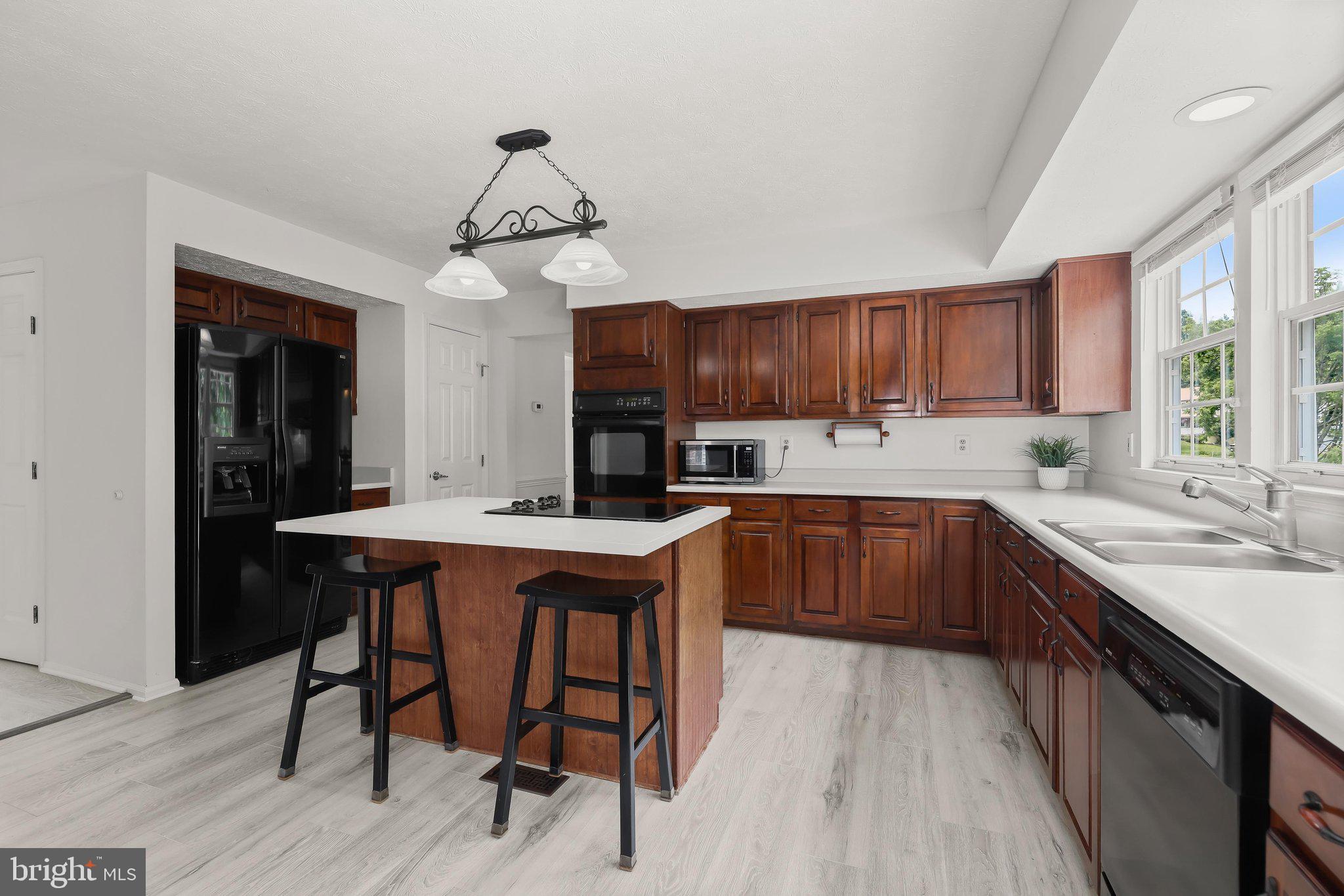 LONG MEADOW - Residential
