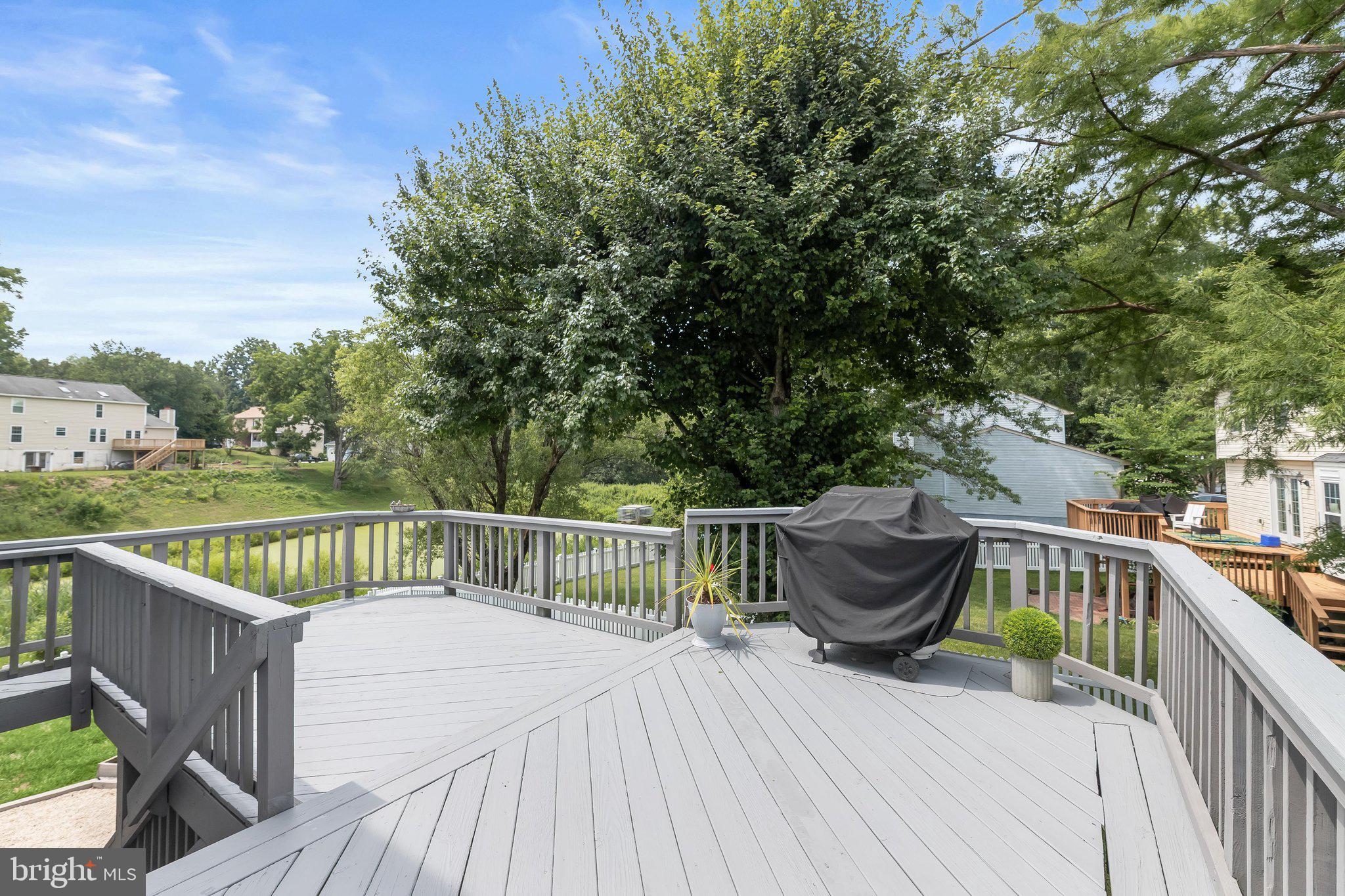 LONG MEADOW - Residential