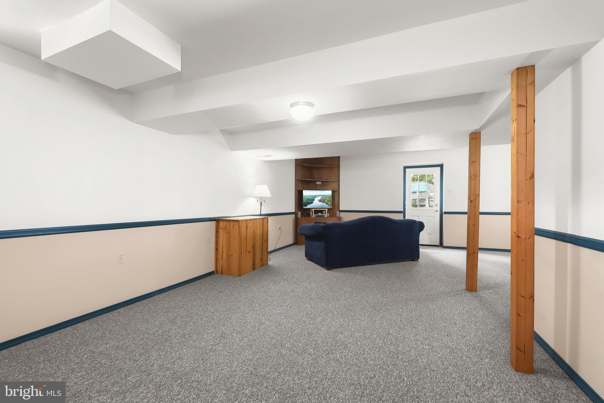 LONG MEADOW - Residential
